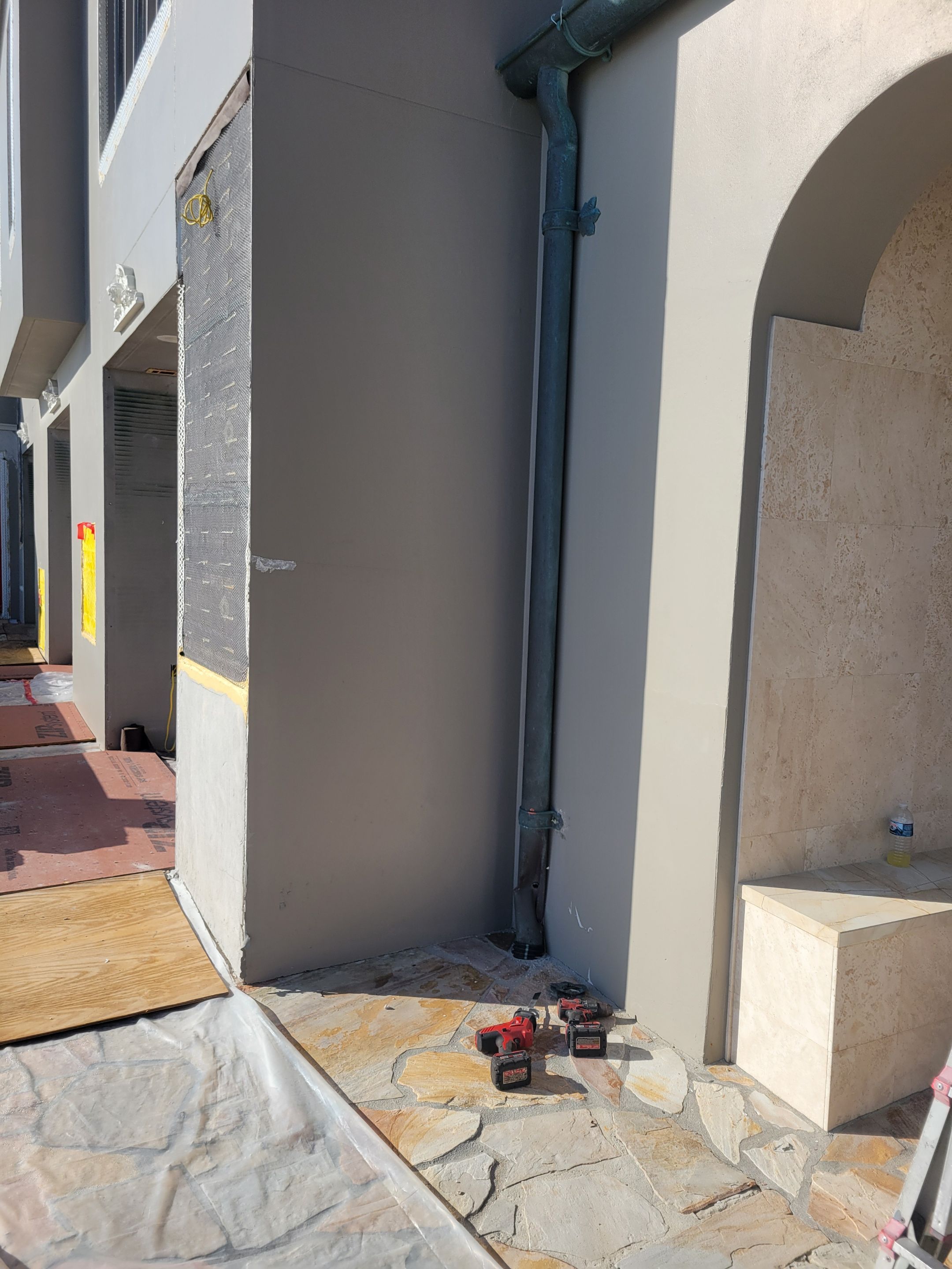 Half-Round Aluminum Gutters Installed in Nokomis FL by Gutter Professors