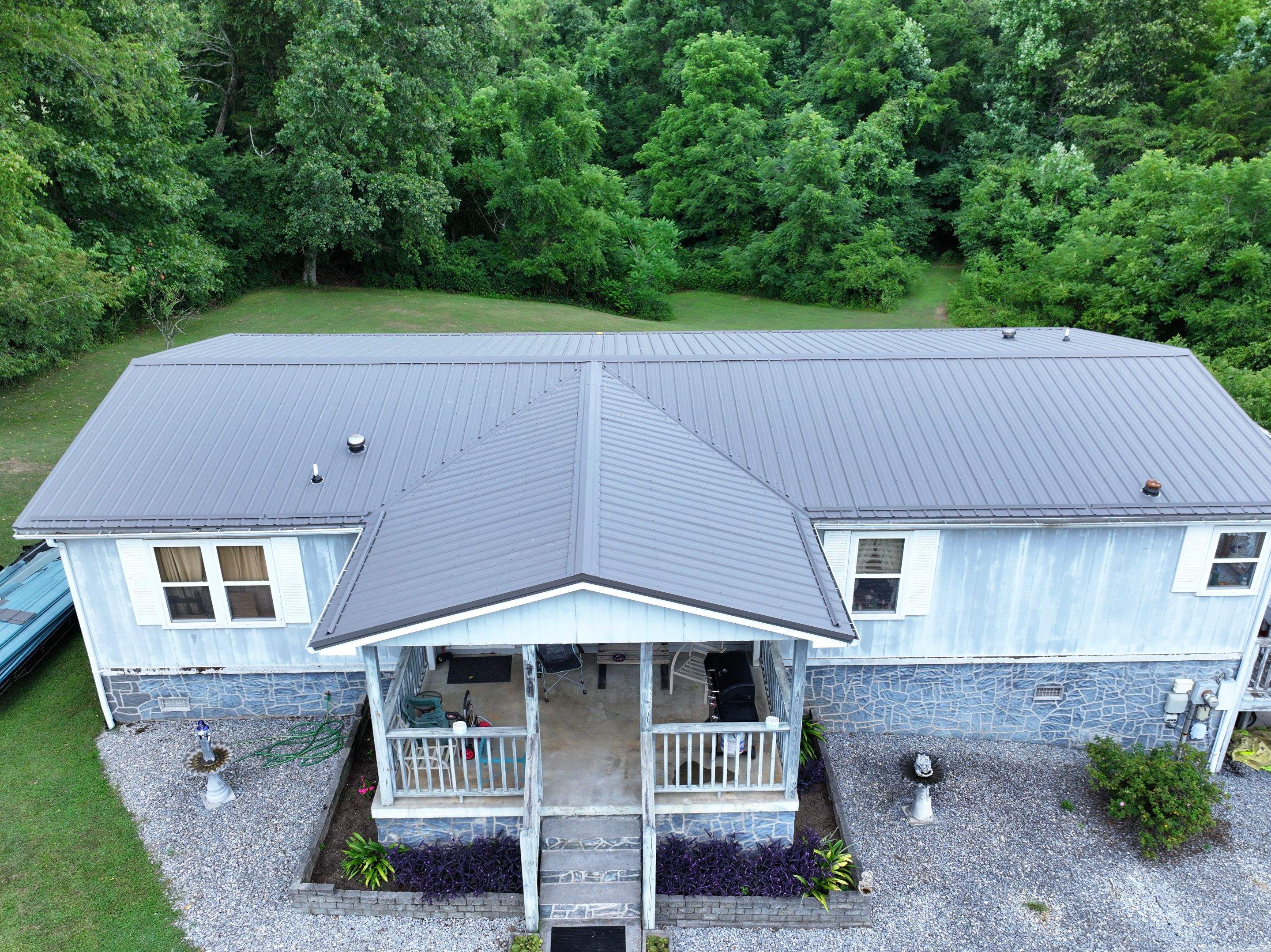 Hollingshead Residence by Omnia Roofing