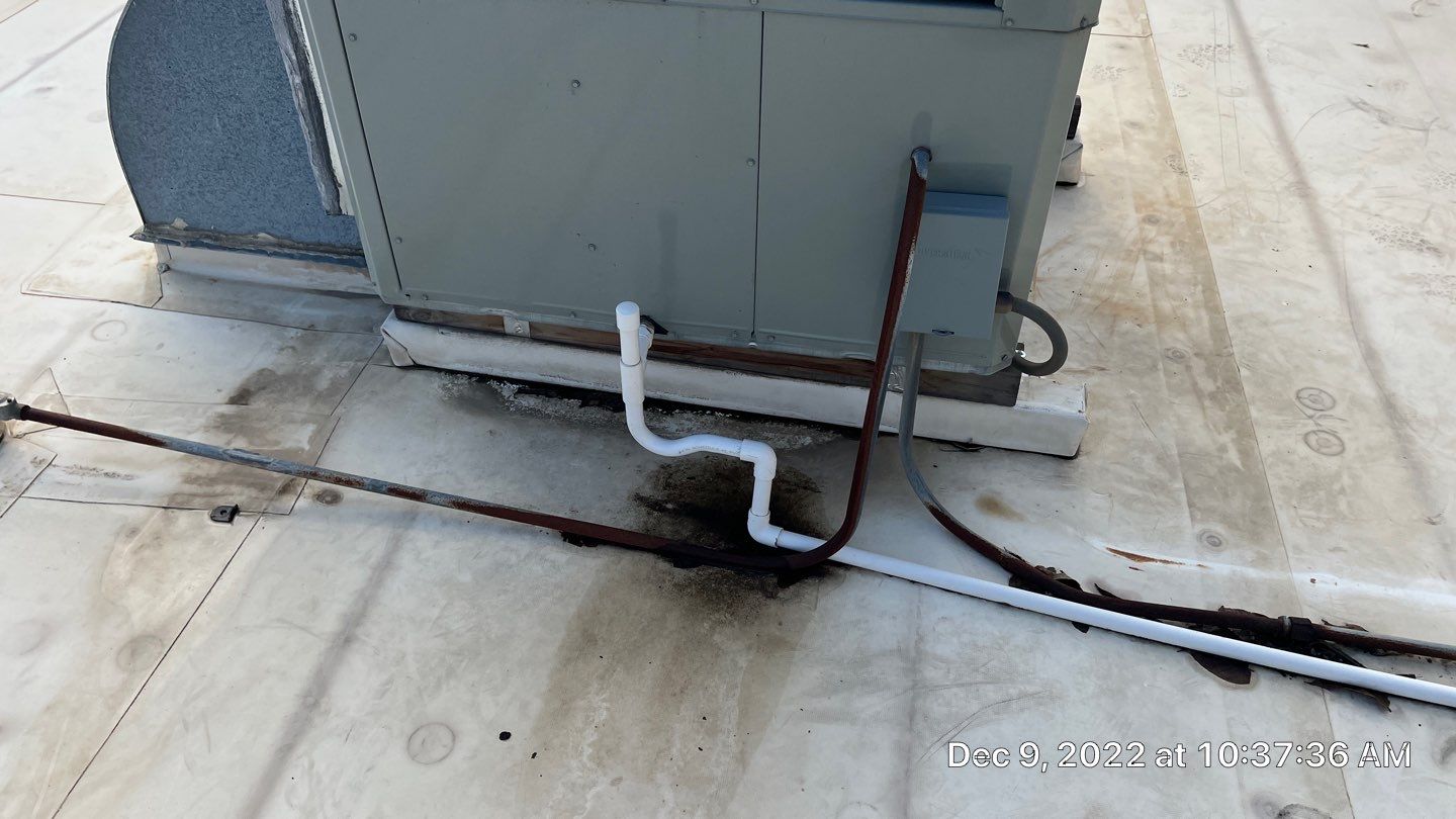 TPO single-ply roofing system using GAF by Straight Edge Roofing Inc