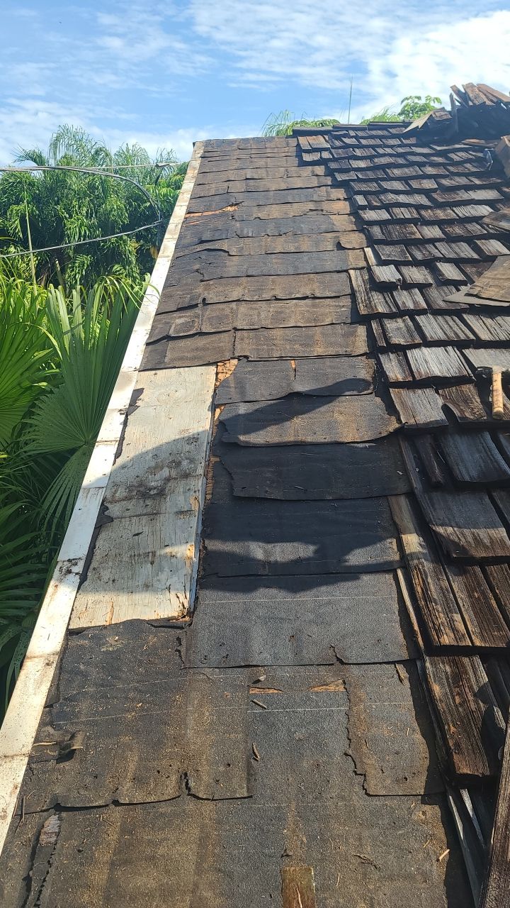 Wood Shake Repair using Wood Roof Shakes by Aastro Roofing