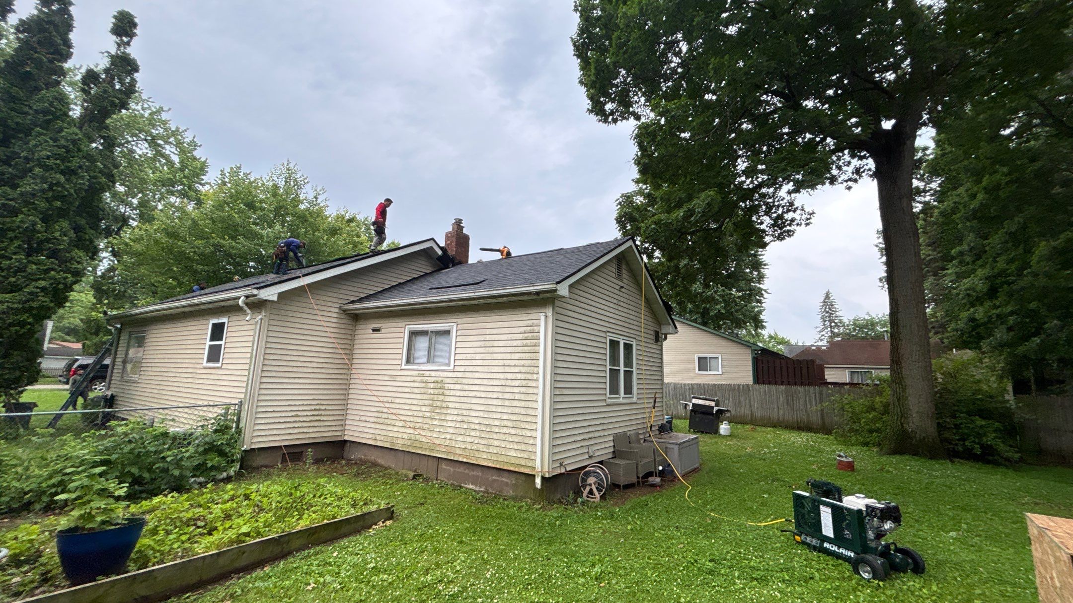 Roof Replacement using Owens Corning Onyx Black by 180 Contractors