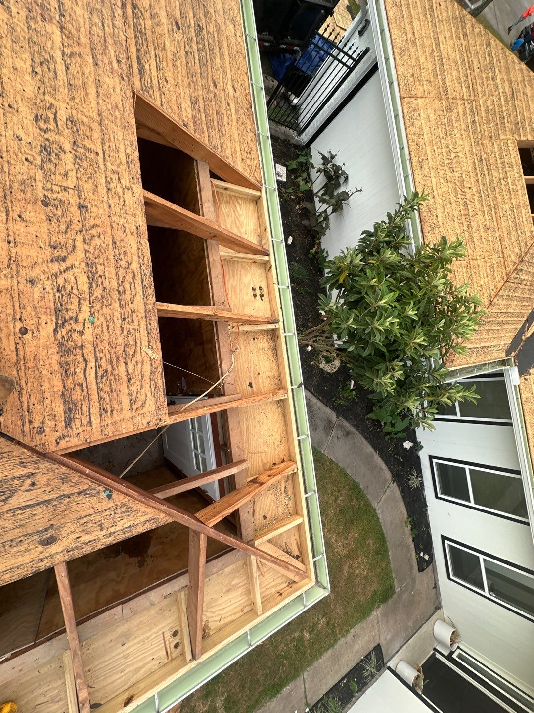 Residential Roofing Installation using Owen's Corning Duration (Lifetime) Shingles by Roof Repair Company