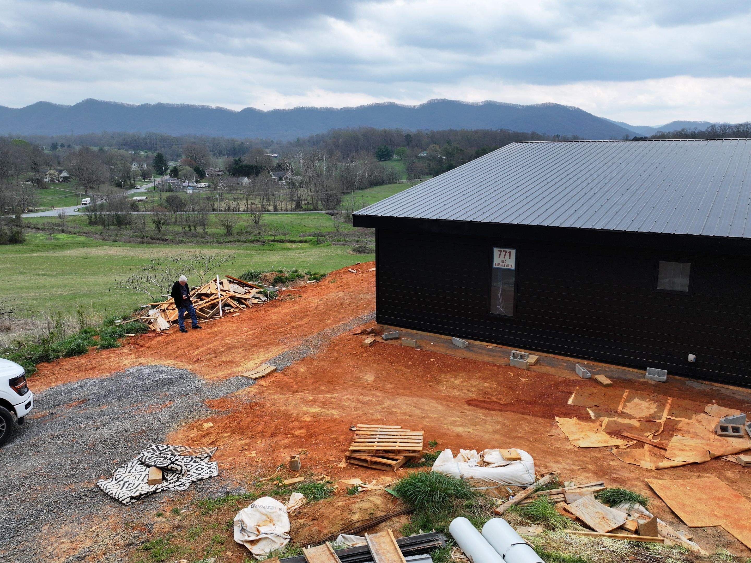 Titus Sr. Residence by Omnia Roofing