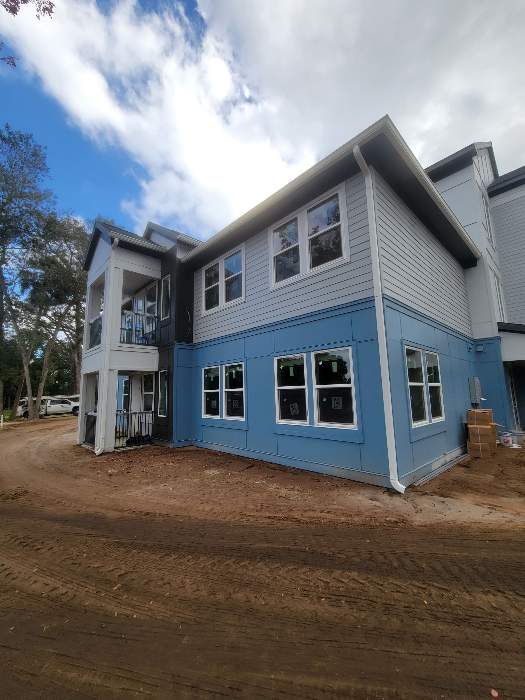 7-Inch Seamless Gutters for Large Roofs in Daytona Beach FL by Gutter Professors