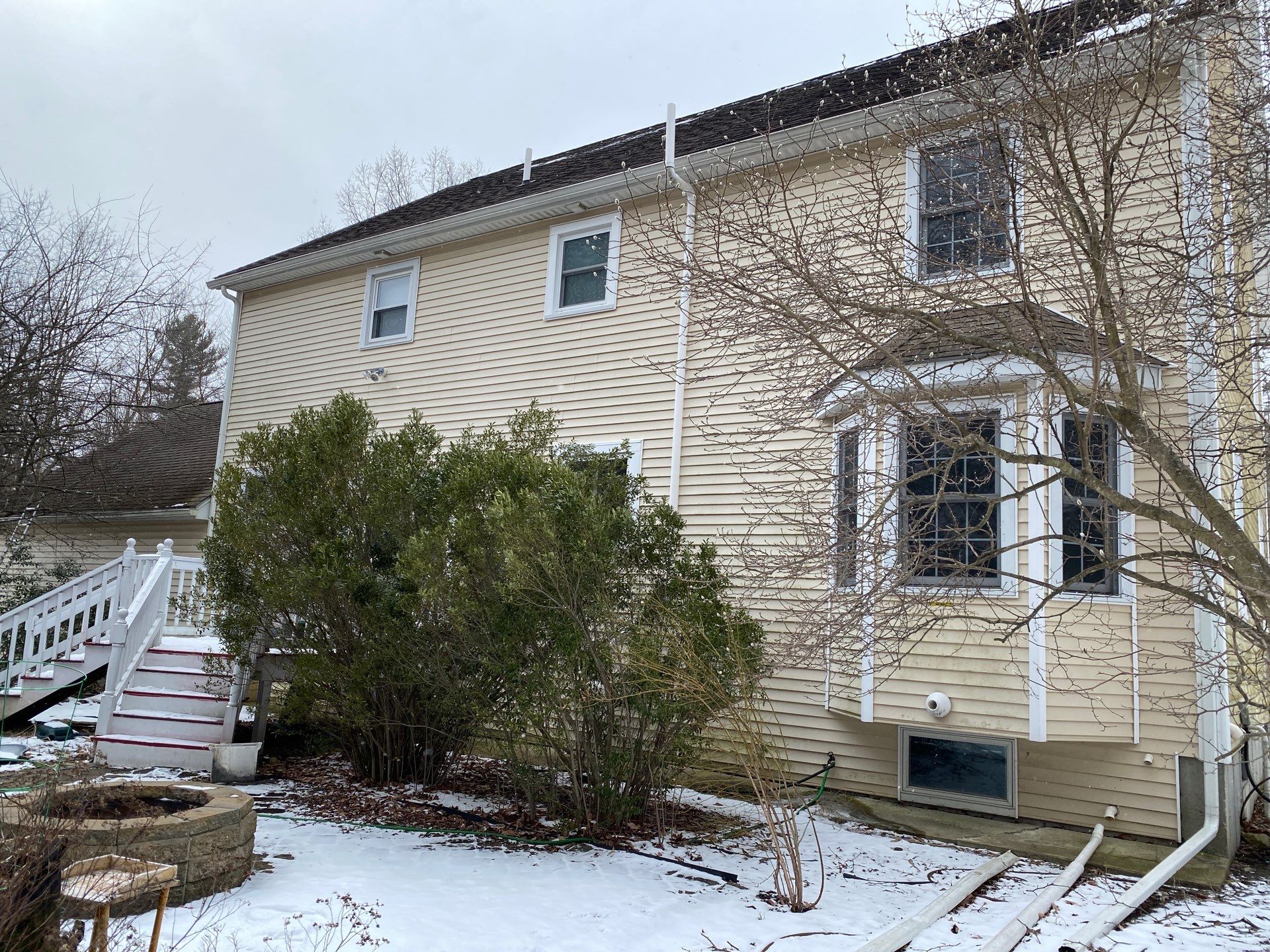 Realtor consult by Mighty Dog Roofing of Greater Middlesex County