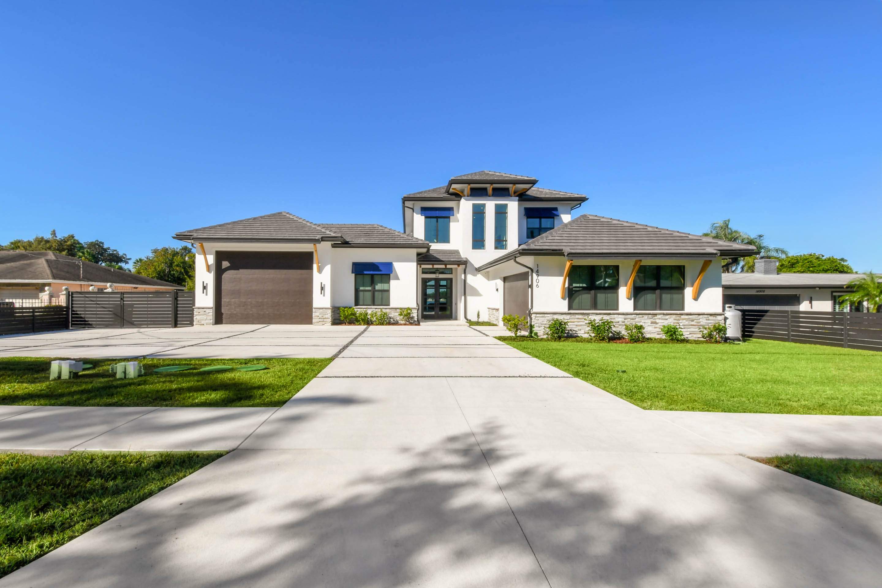 Custom Coastal Sol II by Lyons Heritage Tampa, LLC