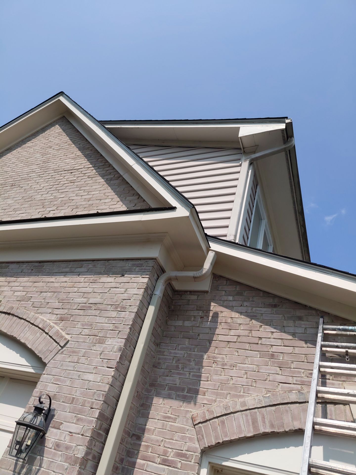 Great Falls : residential Roof with CertainTeed Landmark Pro in Max Def Moire Black  by RM Banning, Inc.