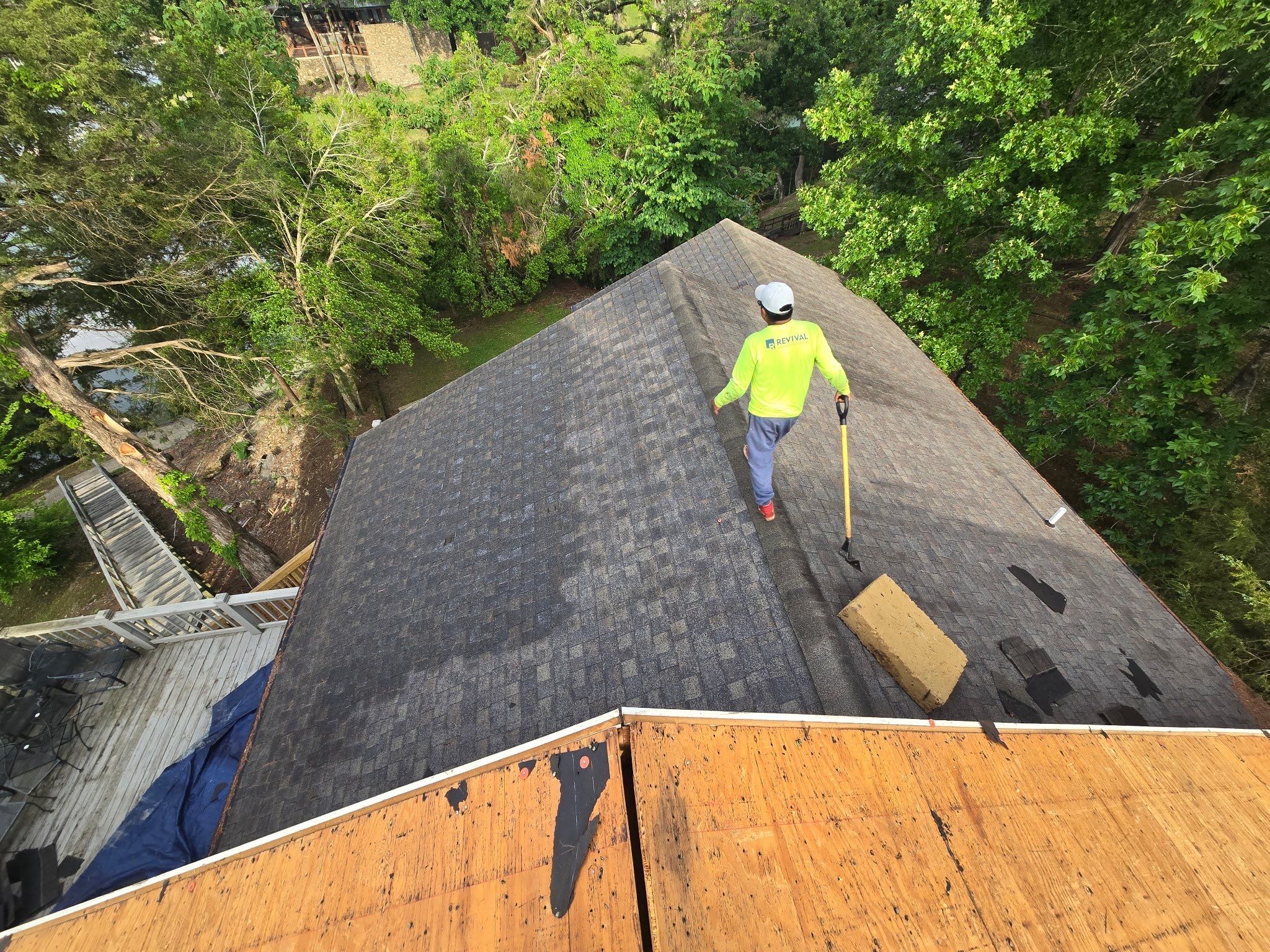 GAF Timberline HDZ Roof Replacement and Skylight Installation in Counce by Revival Roofing Services