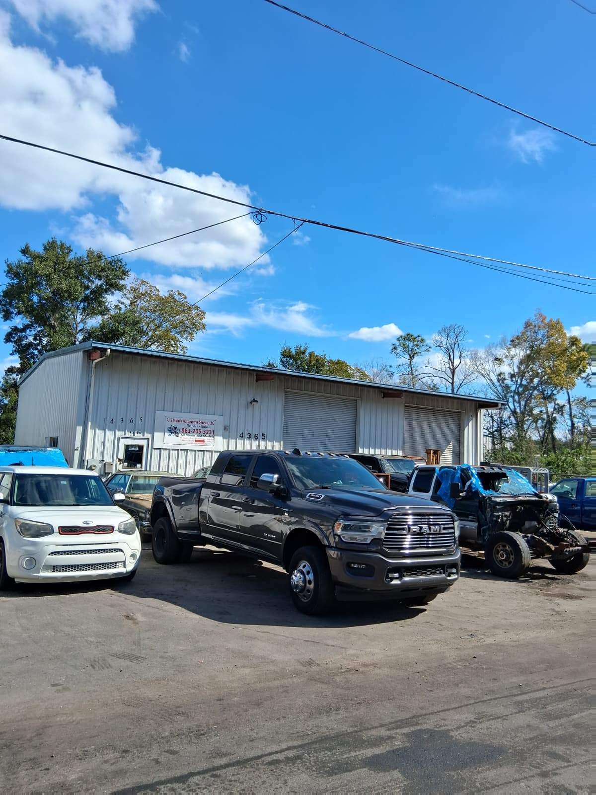 Clean Gutters and Seal Seams in Lakeland FL by Gutter Professors