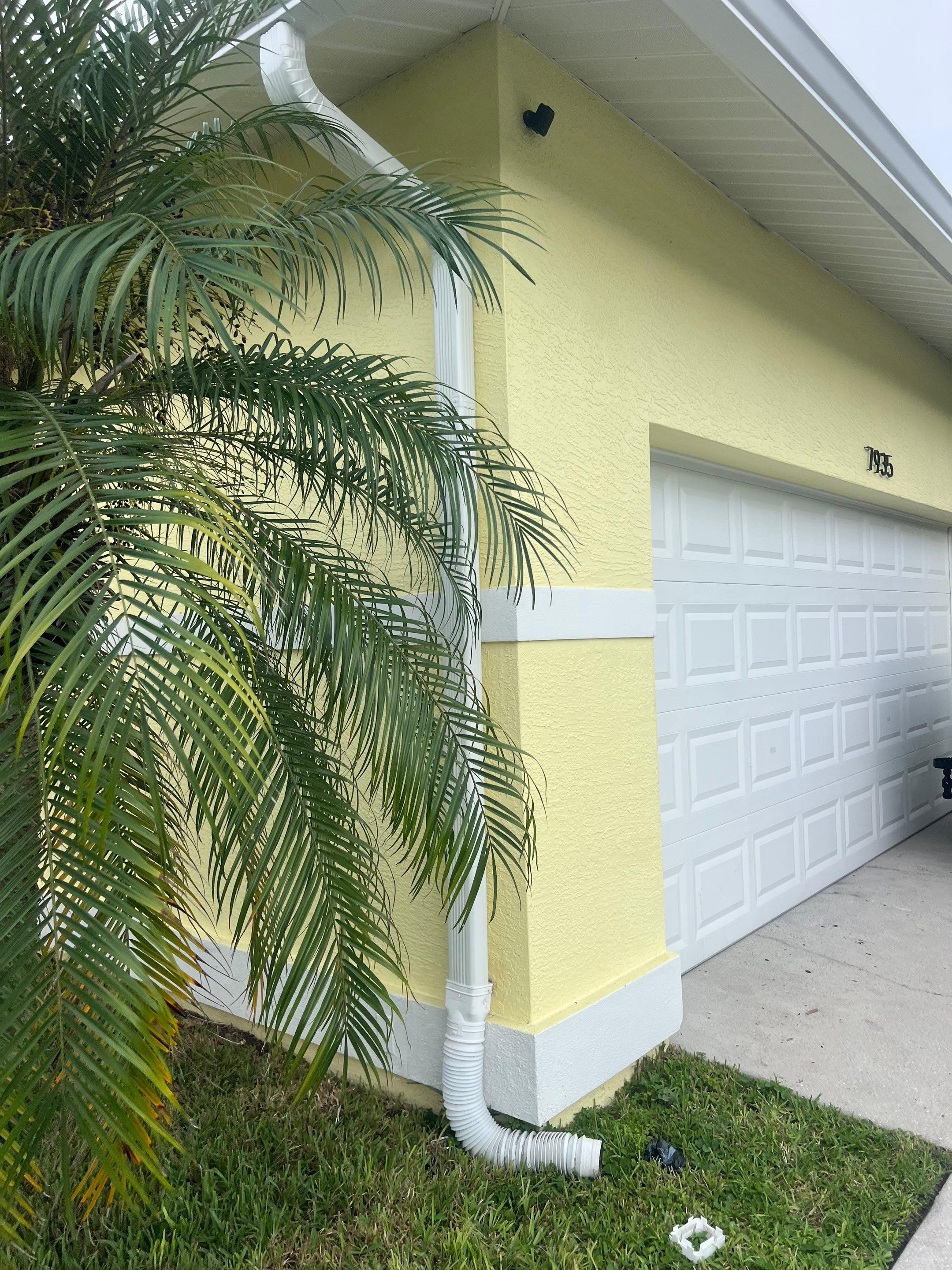 6-Inch Seamless Gutters in Fort Myers FL by Gutter Professors