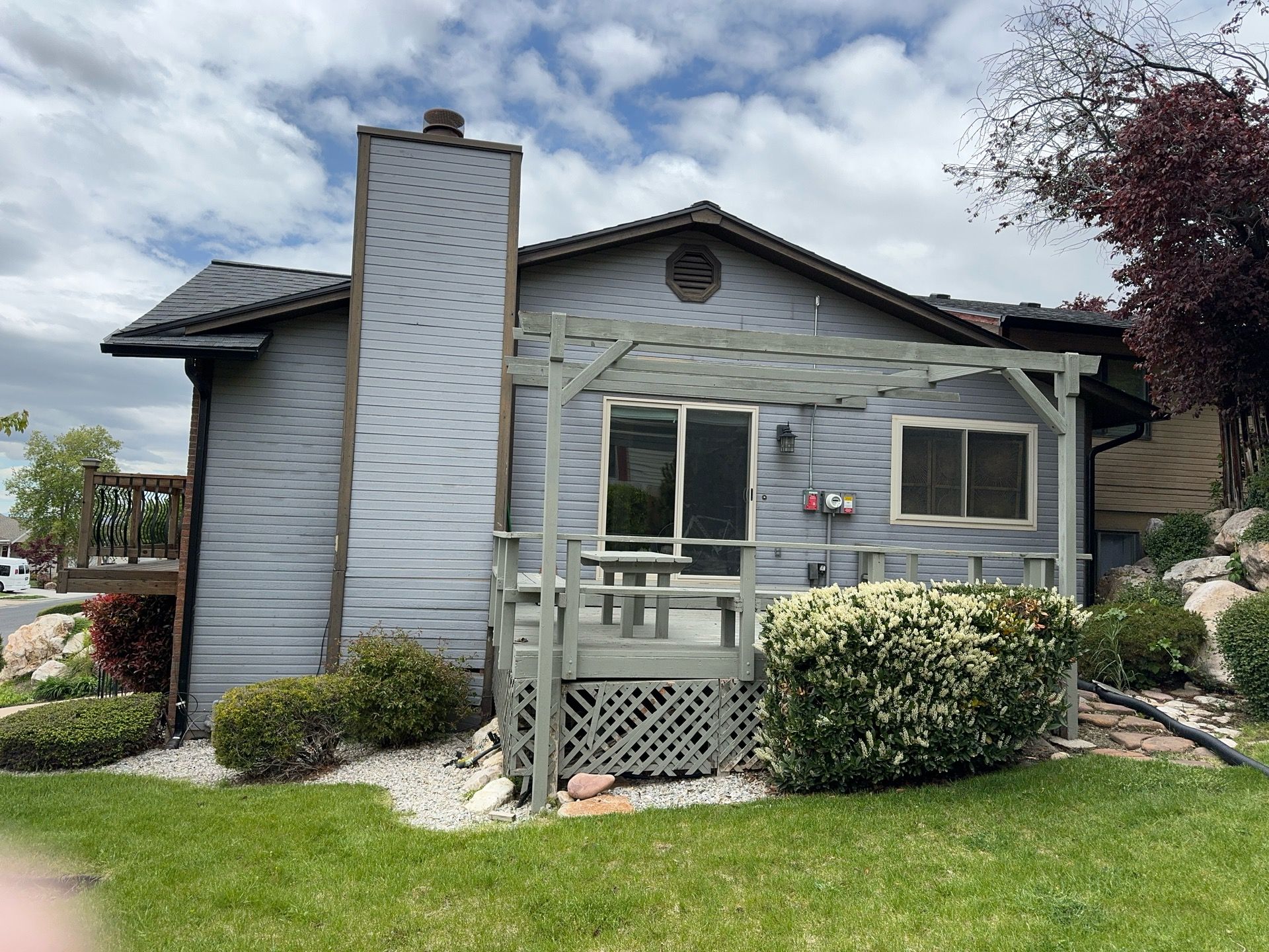 North Ogden | Hardie B&B & Wood-Tone Accent | Arctic White by Ideal Siding Utah