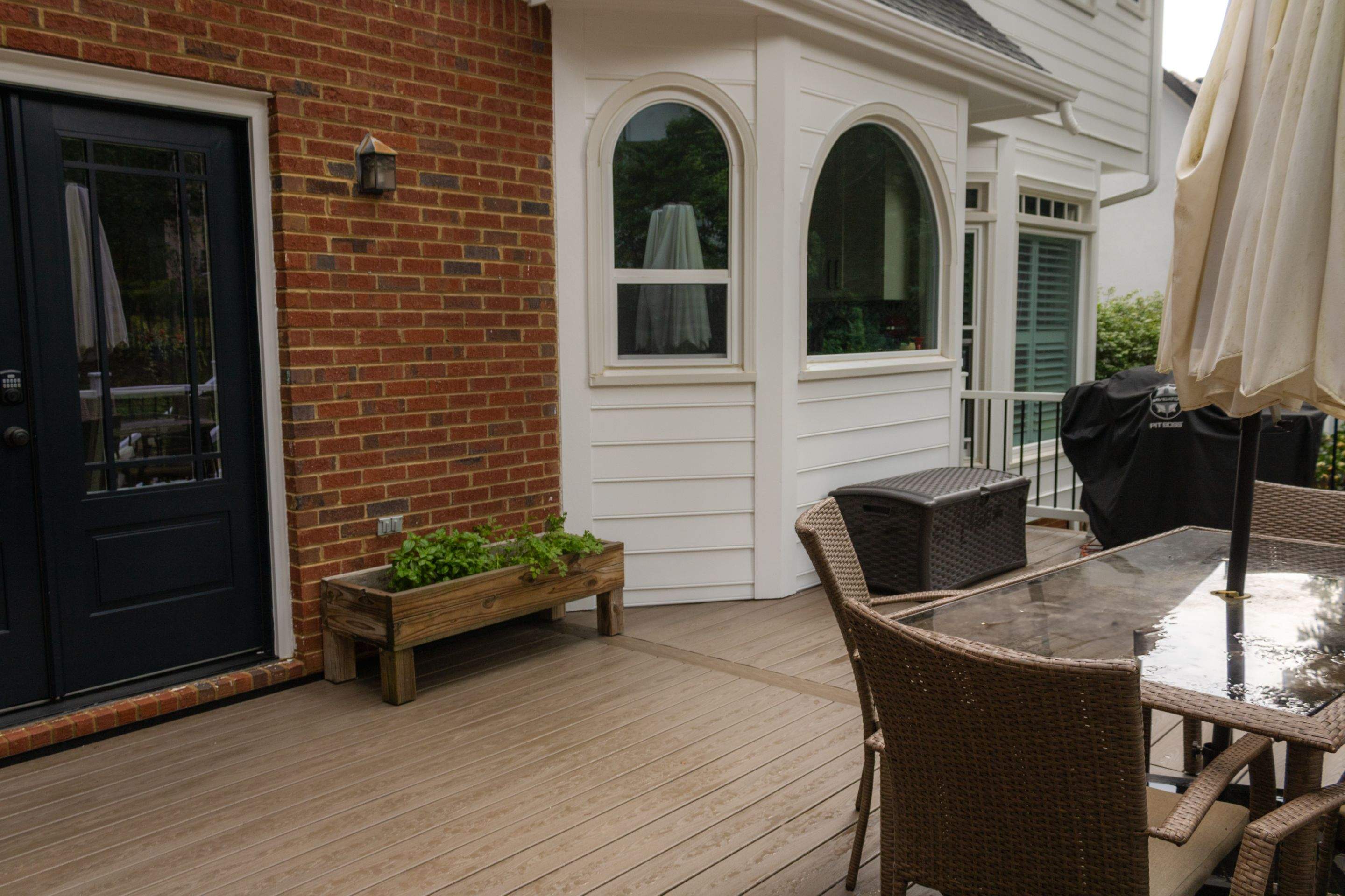 Alpharetta, GA Deckorators Deck Build with Trex Railing by Nelson Exteriors 