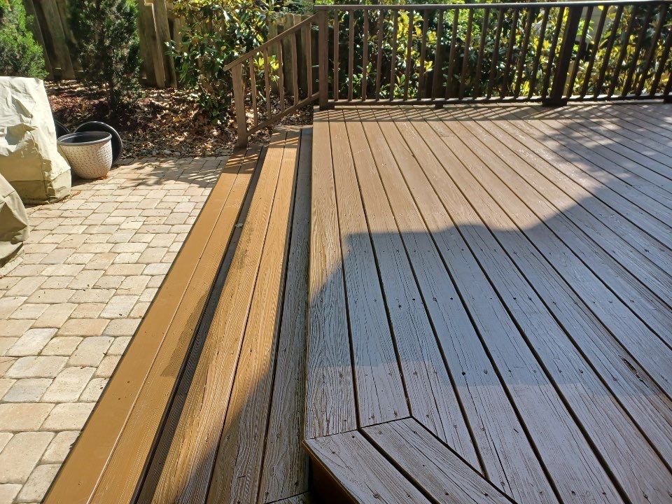 Coated Deck using AcryFin by DuraSeal