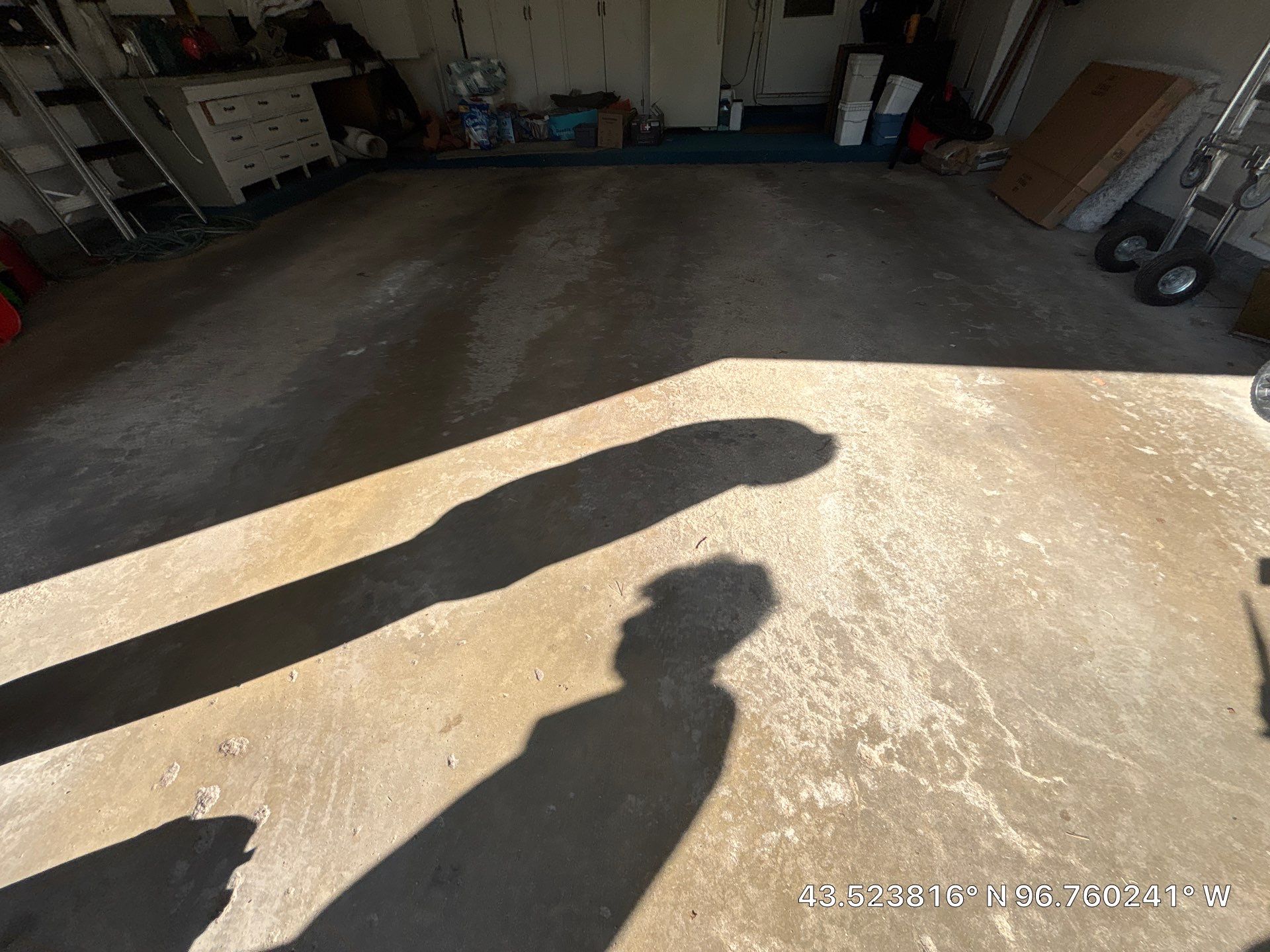 Custom Creekbed Garage Floor Coating in Sioux Falls by Select Painting, Coatings & Garage Cabinets
