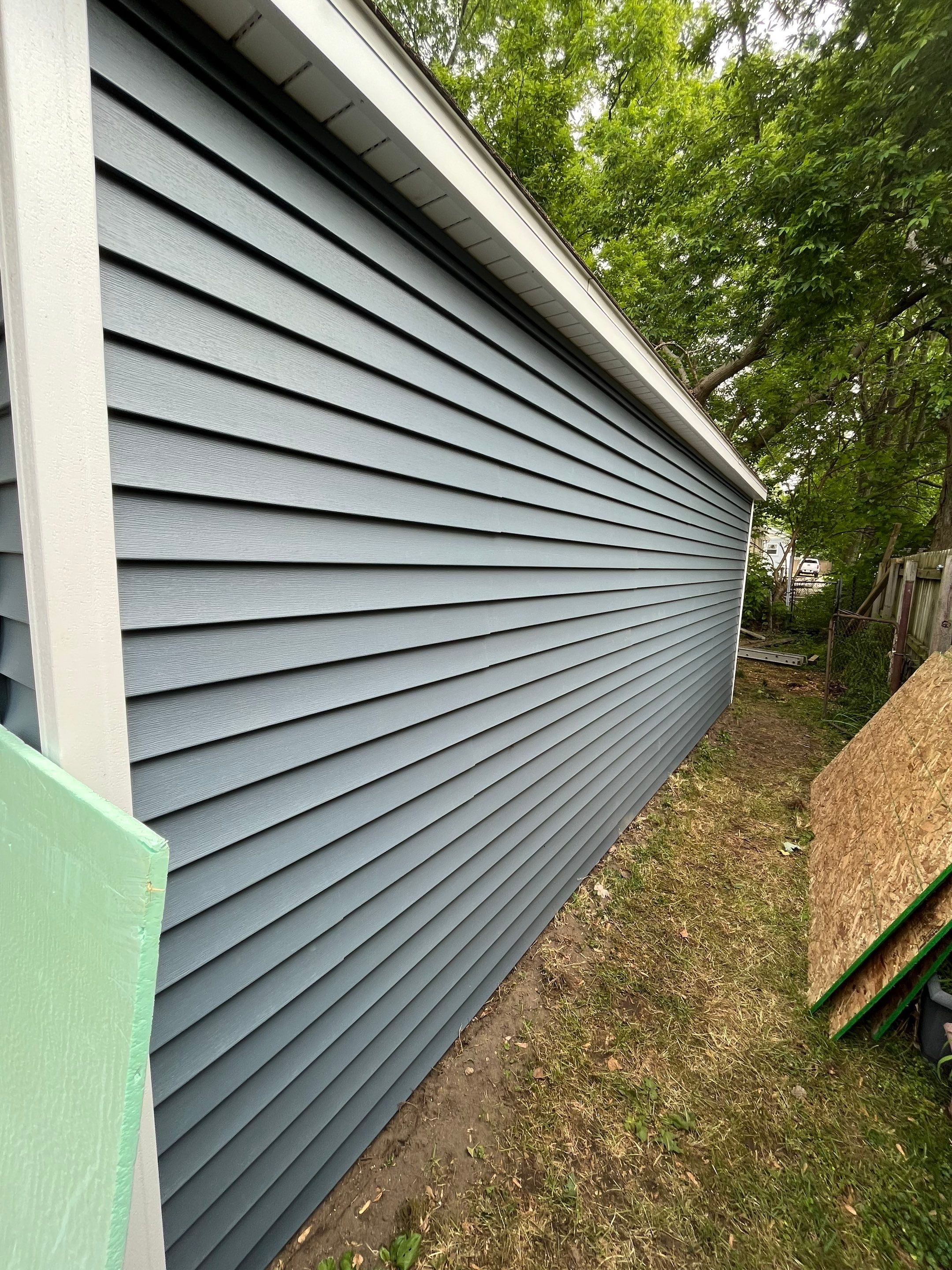 Siding Replacement using CertainTeed Restoration Classis D4 by 180 Contractors