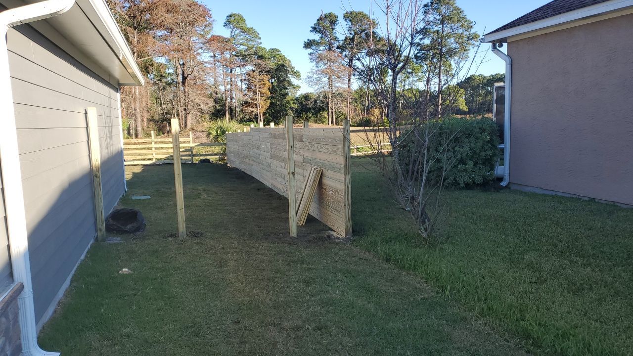 You can never go wrong with Horizontal by Hip Square Fence Inc.