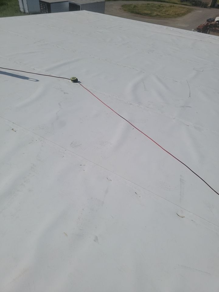 TPO single-ply roofing system using GAF by Straight Edge Roofing Inc