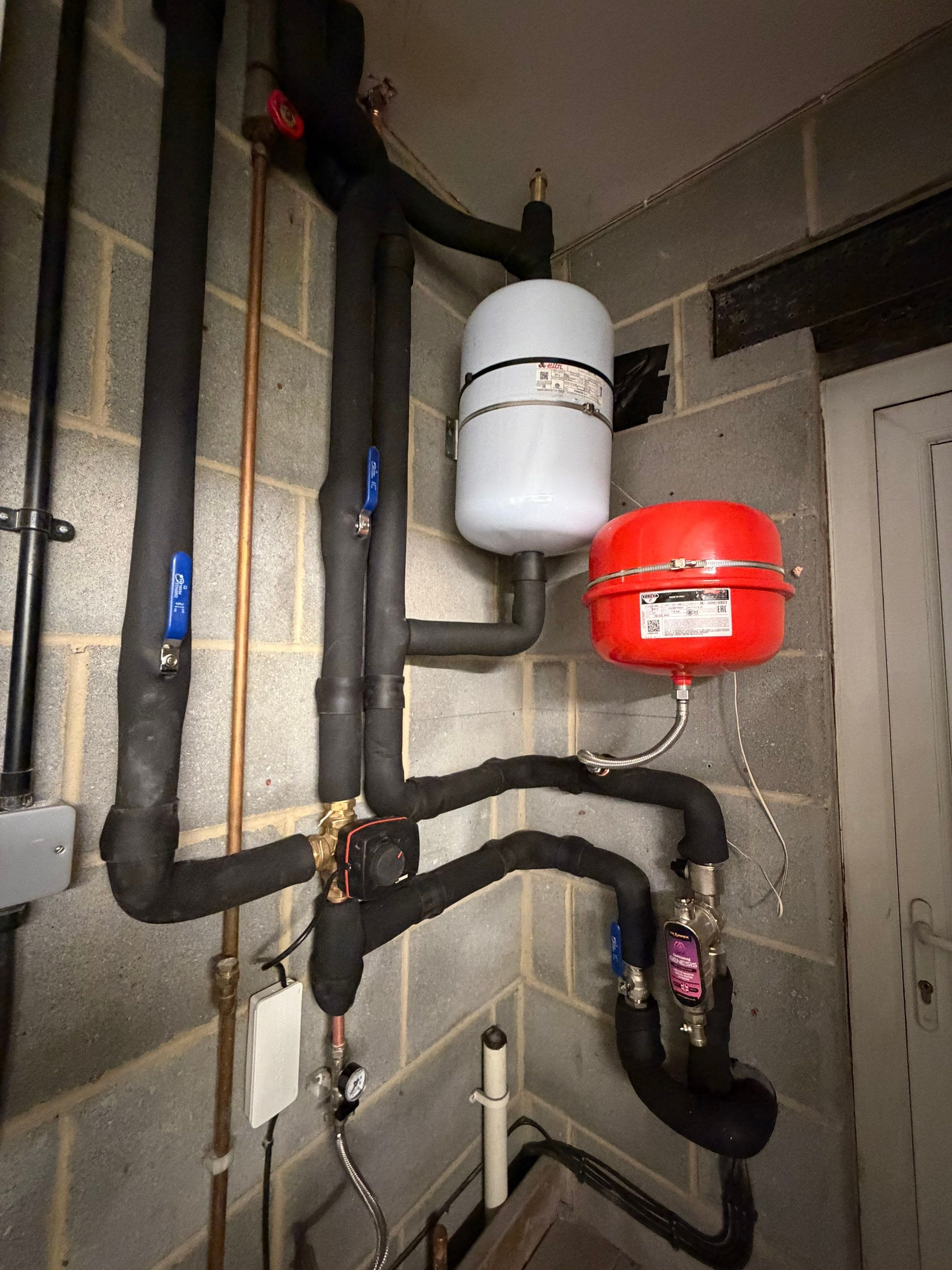 🔥 Gas Boiler Out, Air Source Heat Pump In — Ready for Solar & Battery Next ⚡🌱 by Elite Services Group Ltd