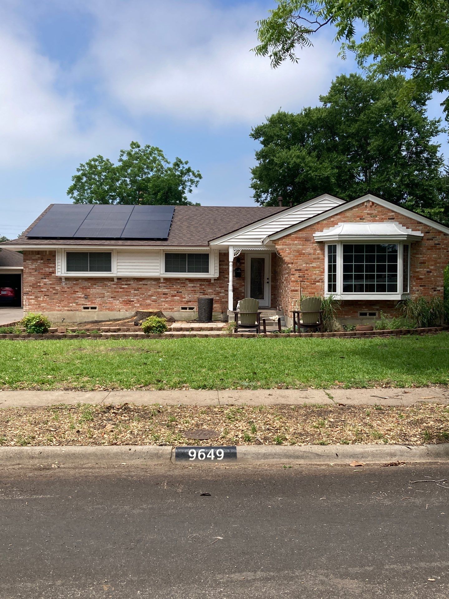 Larry in Dallas by Trojan Solar