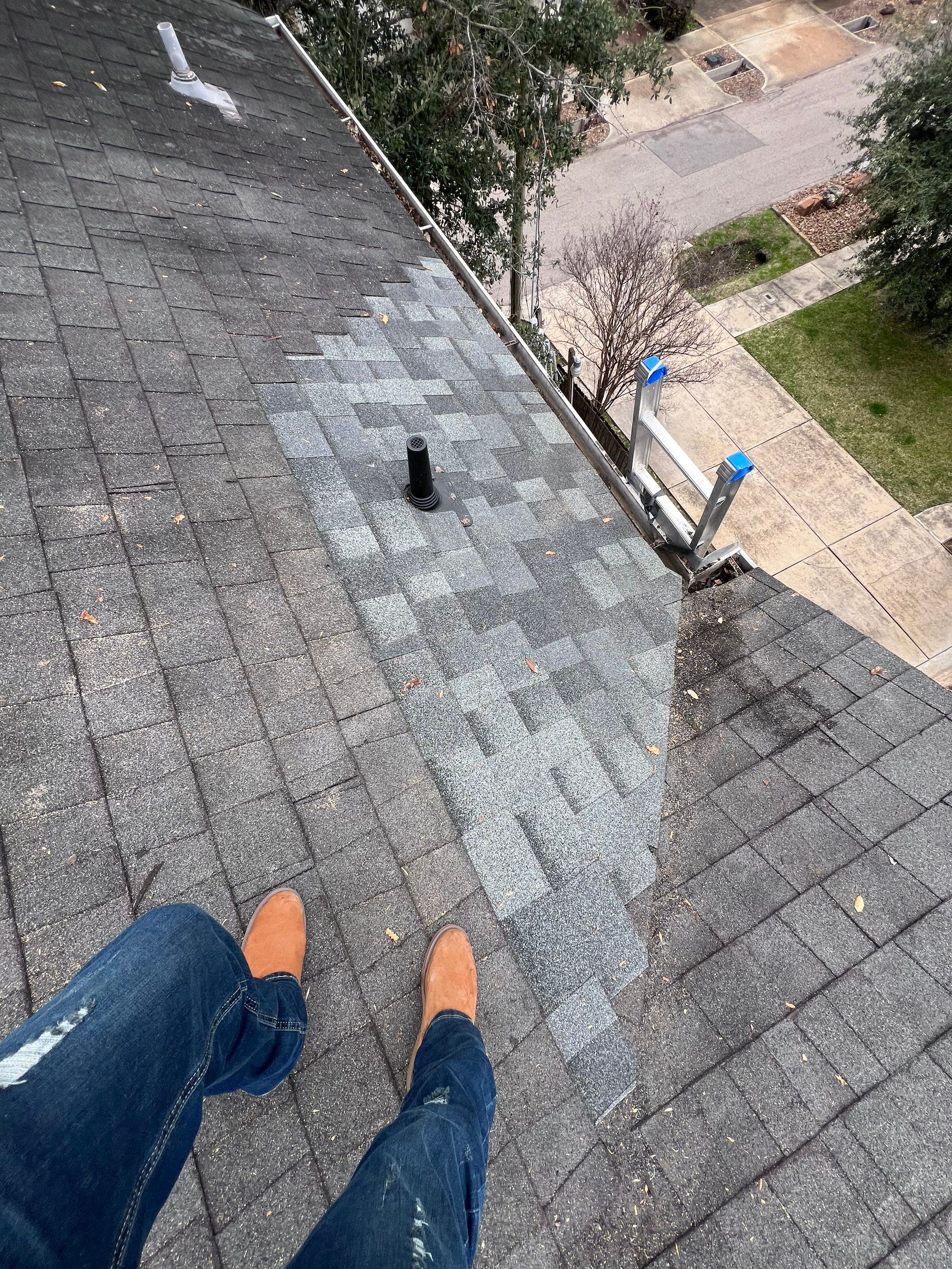 Hail Damage using Owen's Corning Duration (Lifetime) Shingles by Roof Repair Company