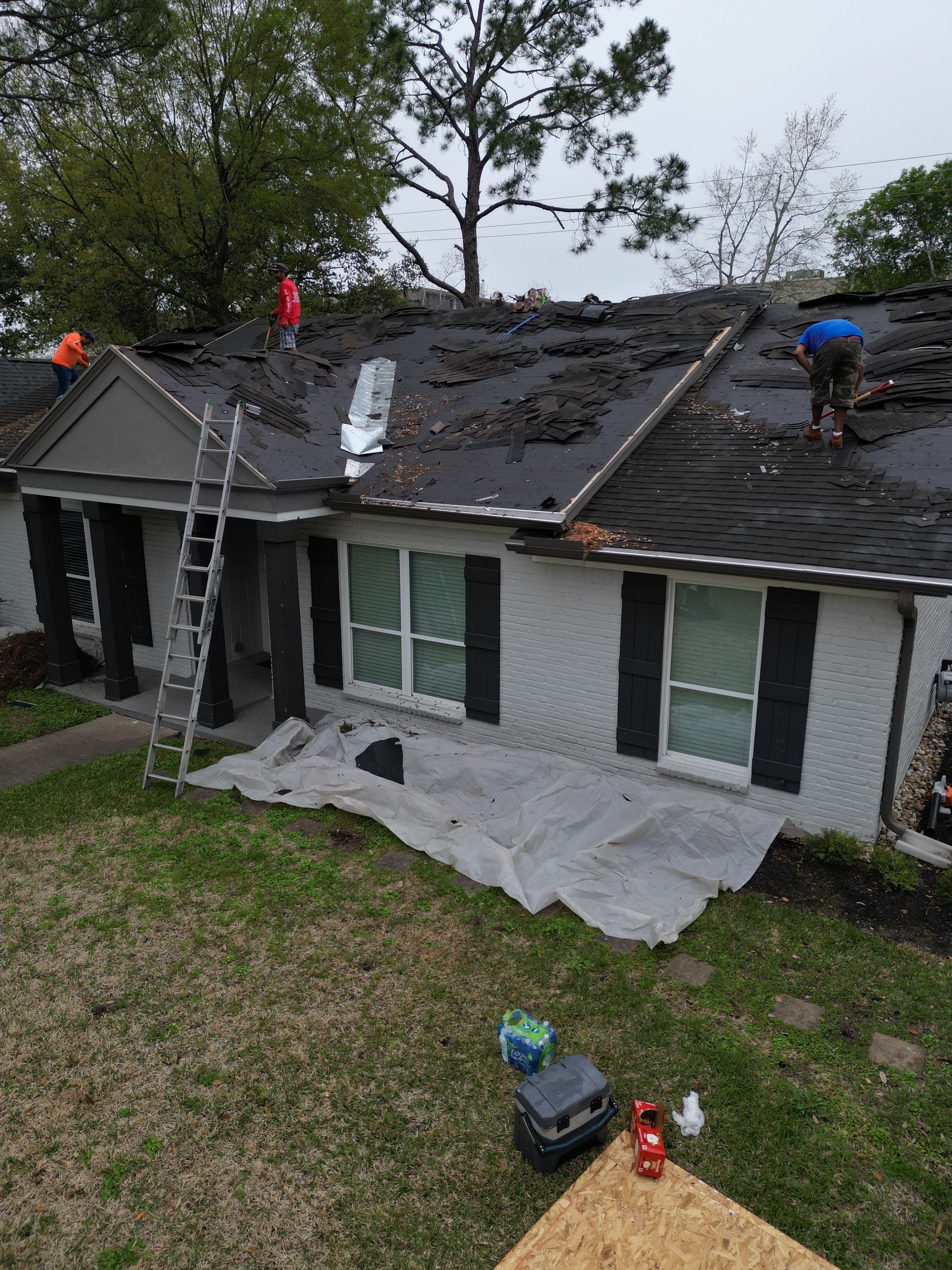 IKO Cambridge Dual Grey by HHH Roofing & Construction
