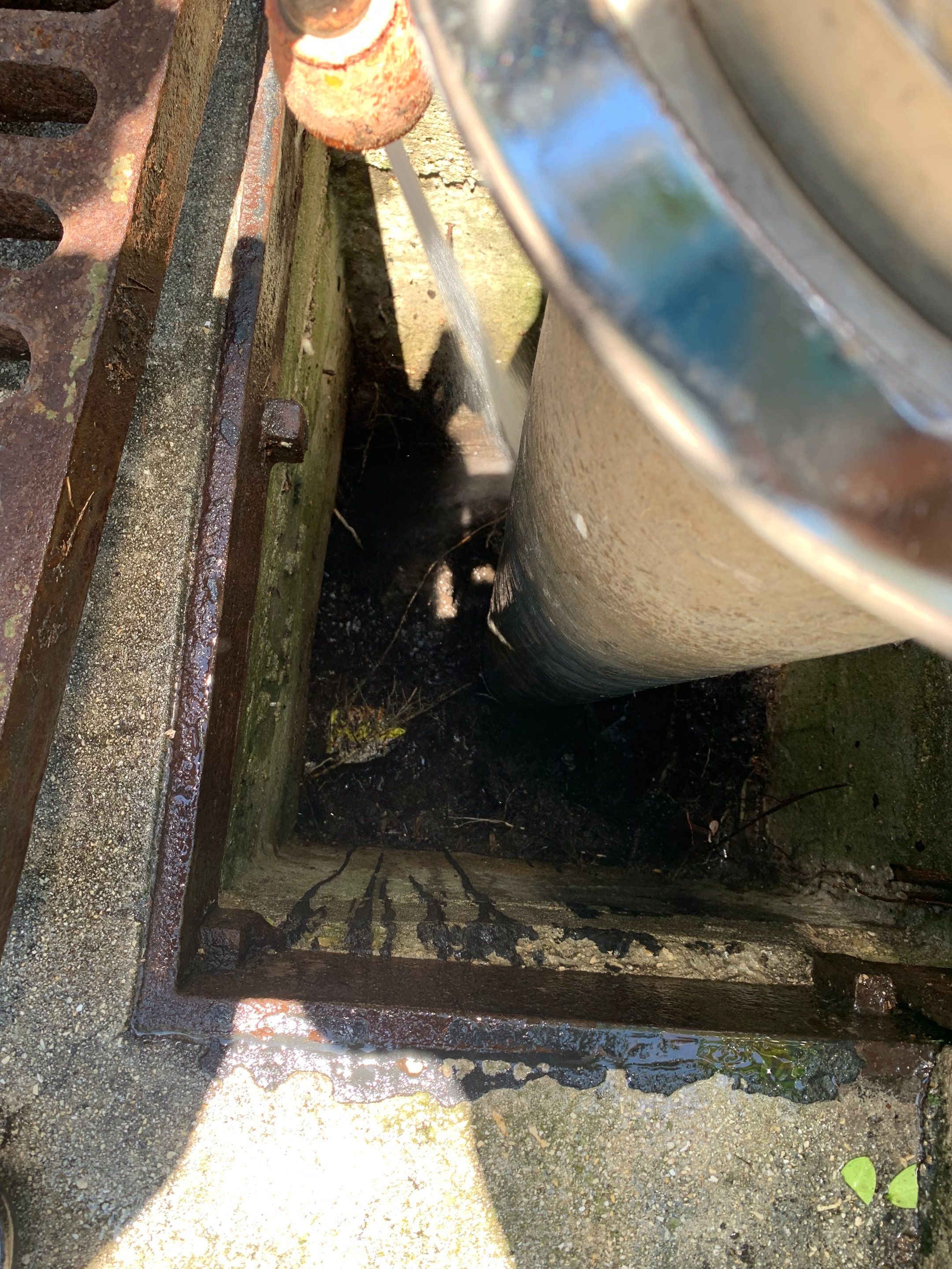 Marco Island Condo Stormwater System Maintenance and Standing Water Removal by APS Power & Water