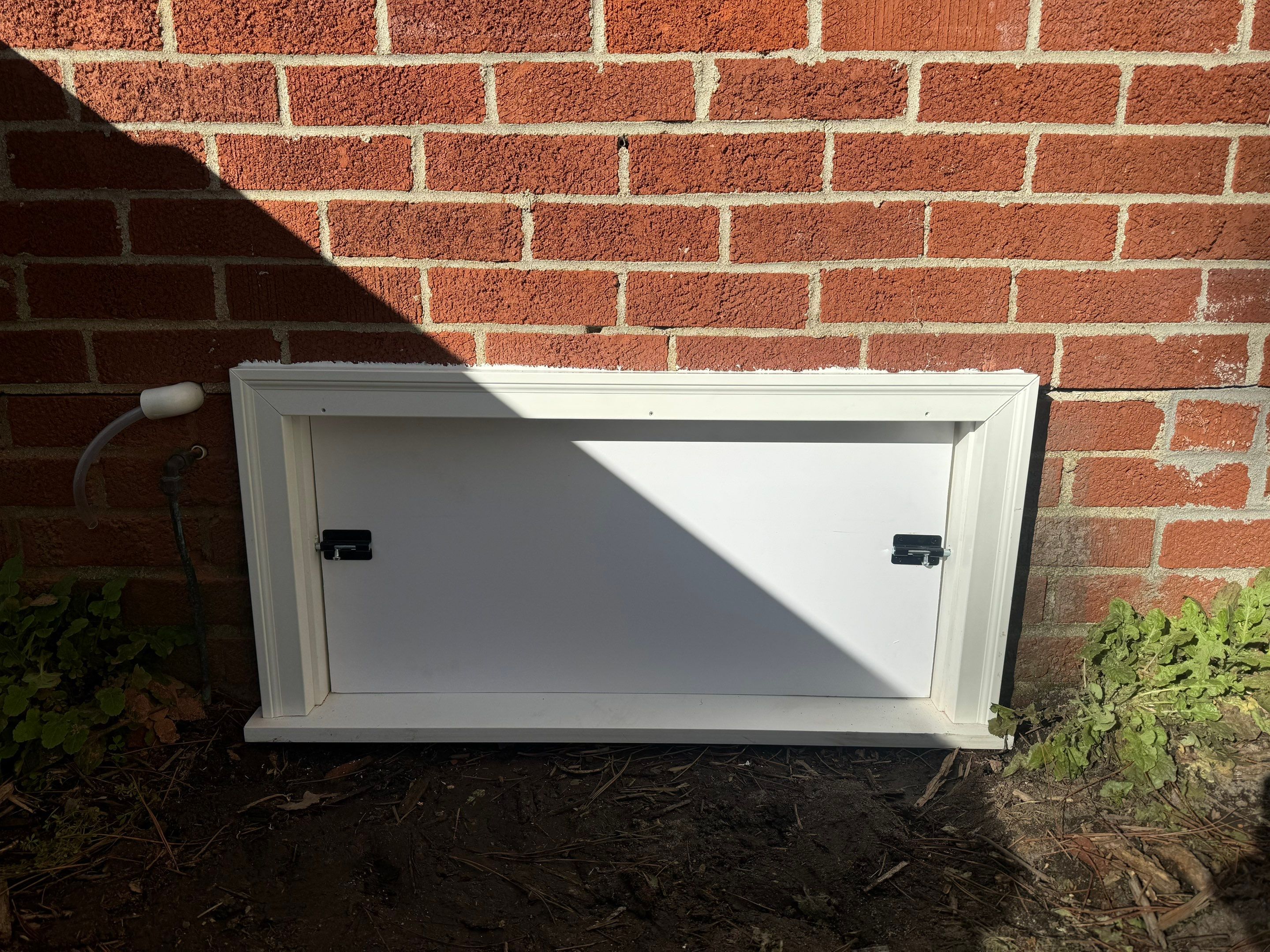 Sealed Crawlspace using Aprilaire E-70 Dehumidifier by Impact Crawlspace