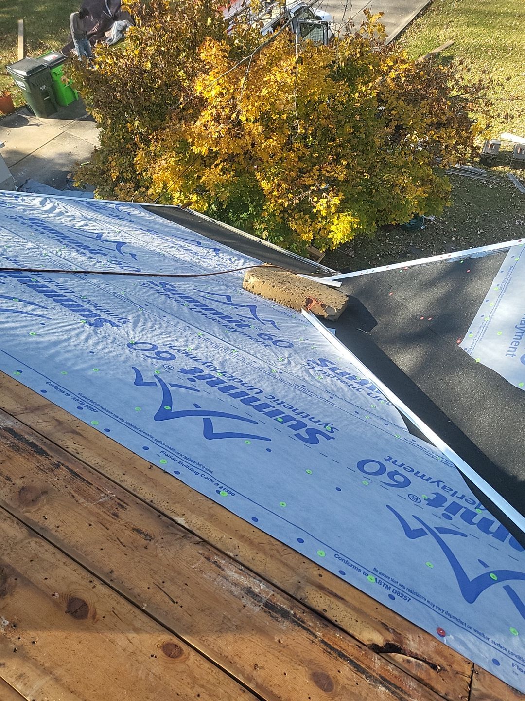 ATLAS PINNACLE COLOR: BLACK SHADOW DRIP EDGE: WHITE by Eagle Eye Roofing