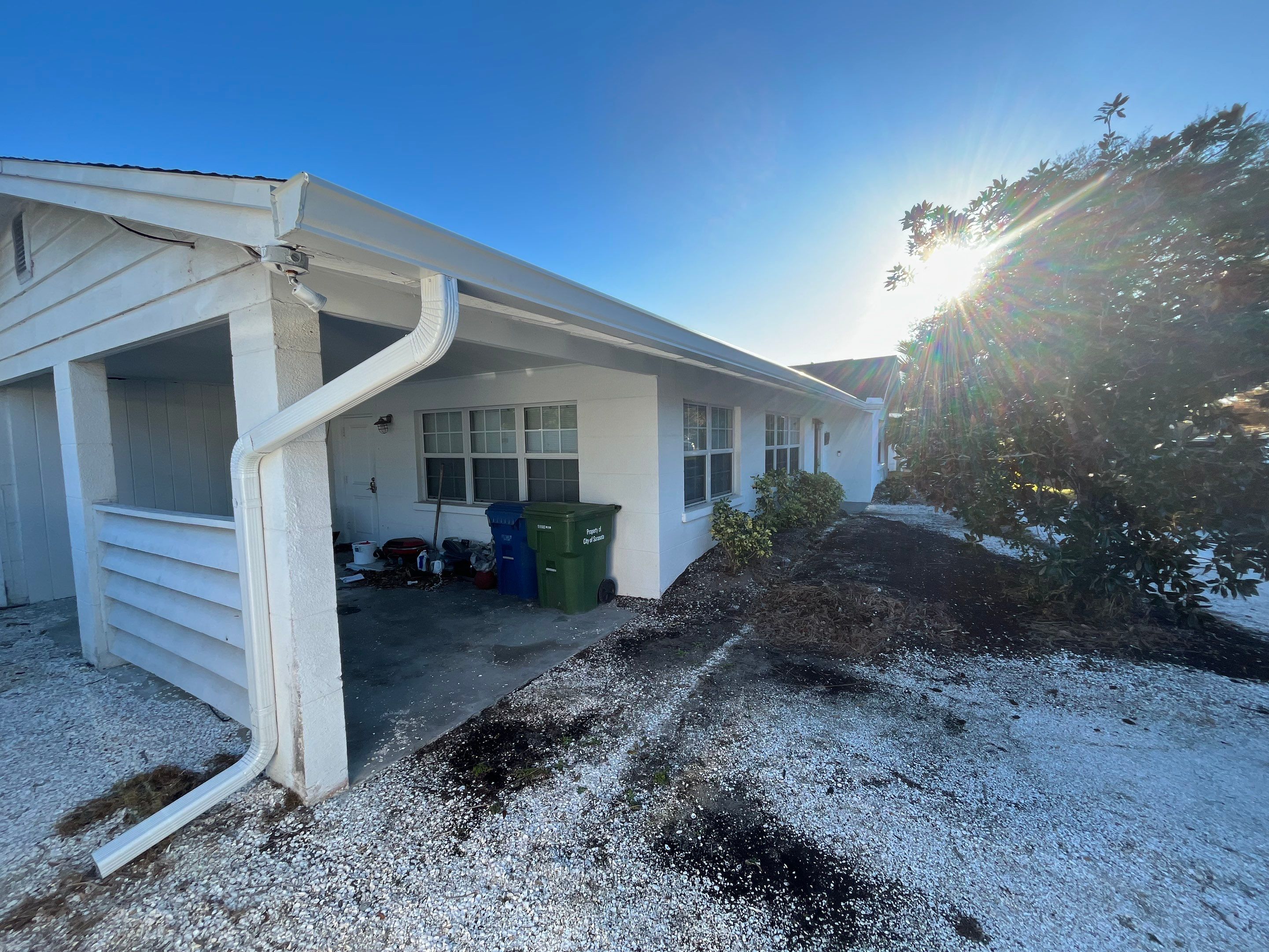 White Seamless Gutters using K-Style Seamless Gutters in Sarasota FL by Gutter Professors