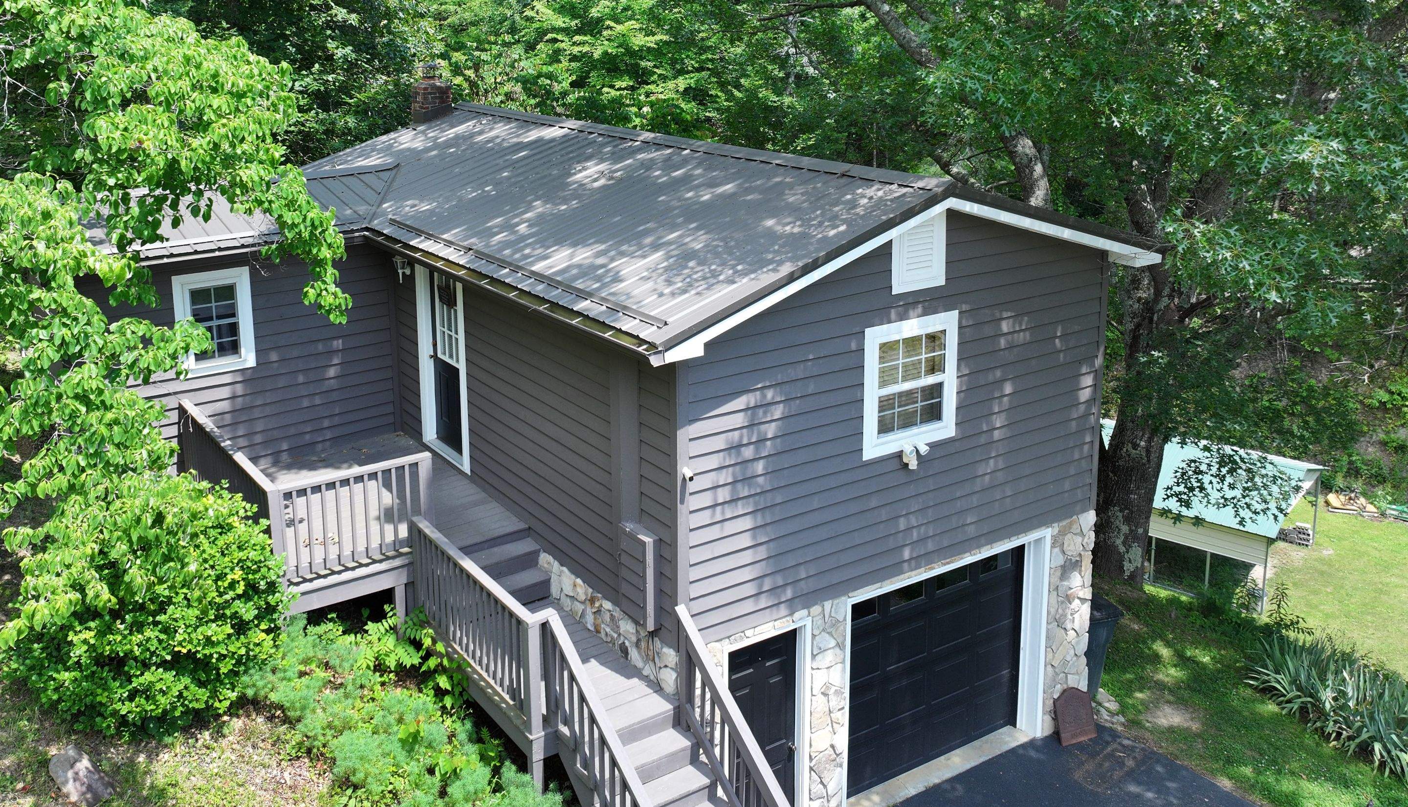 Rice Residence by Omnia Roofing