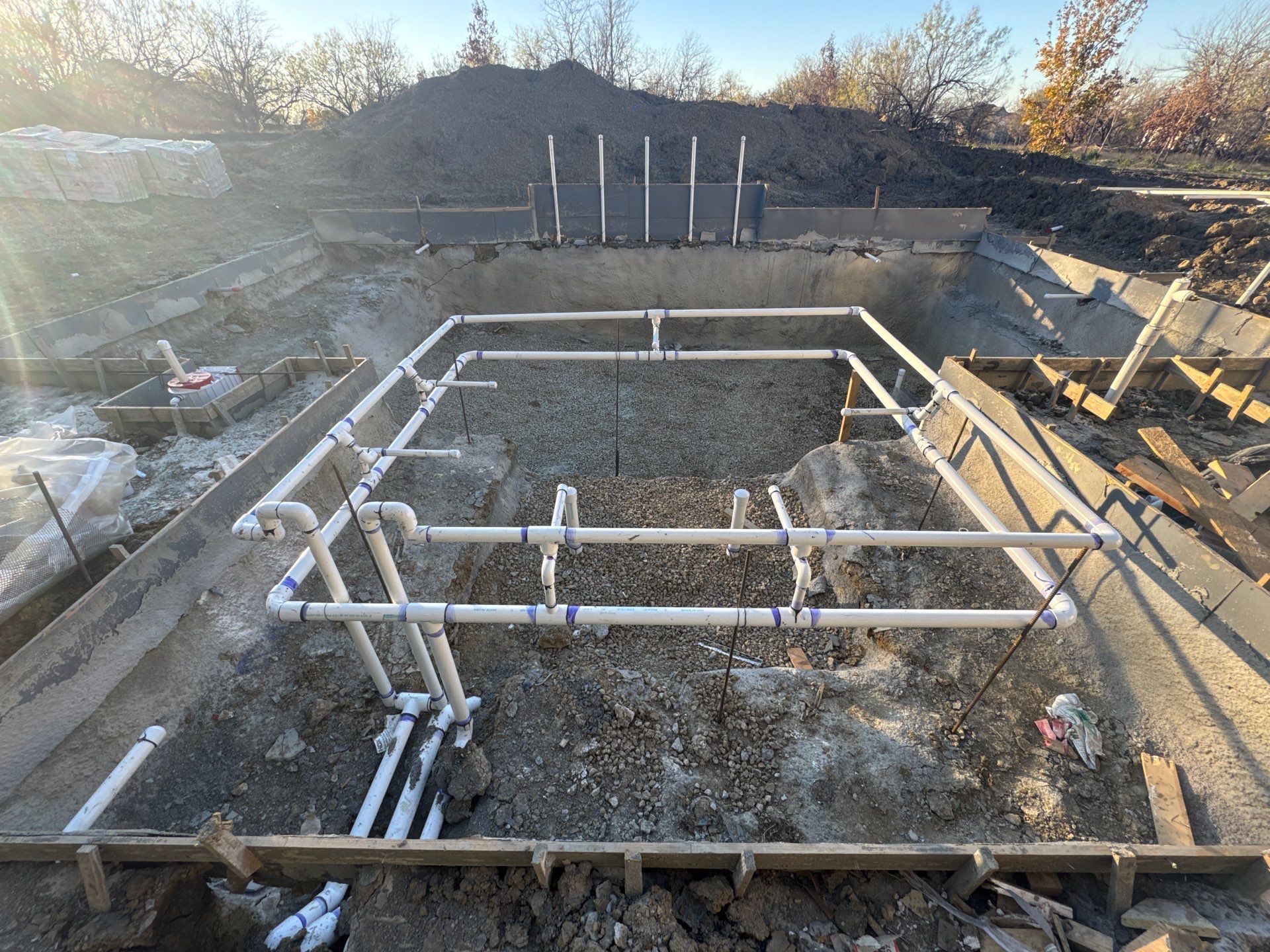 Modern Geometric Pool with Raised Spa and Tanning Ledge by Pinnacle Pools and Spas - DFW