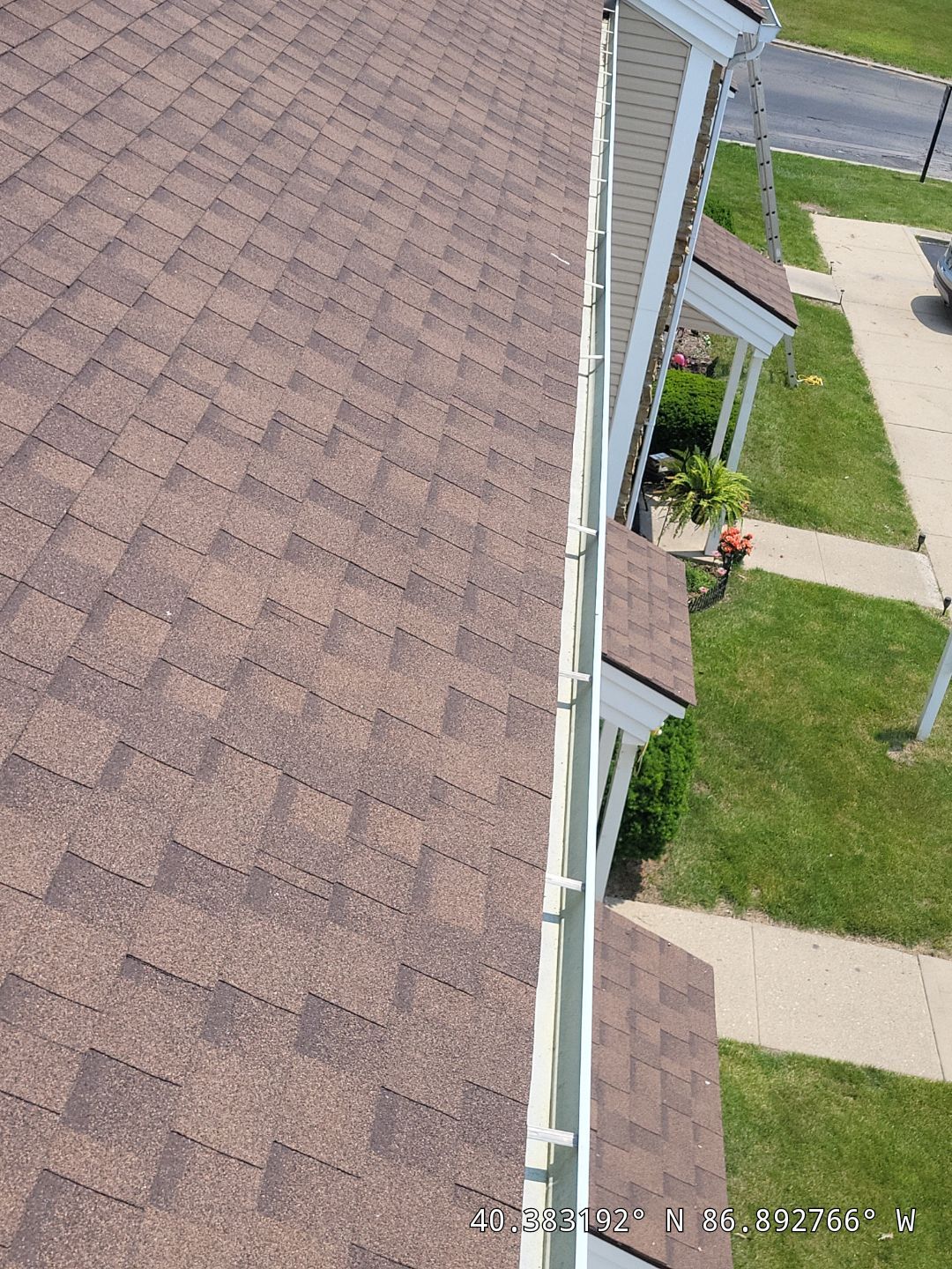 HOA gutter cleaning after photo.