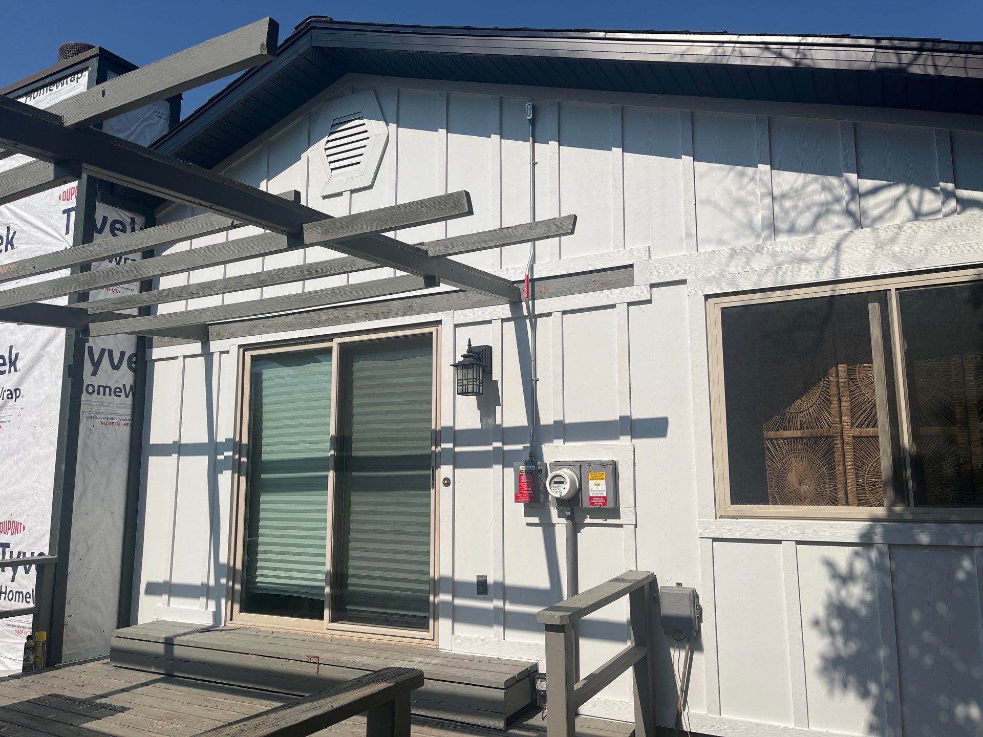 North Ogden | Hardie B&B & Wood-Tone Accent | Arctic White by Ideal Siding Utah