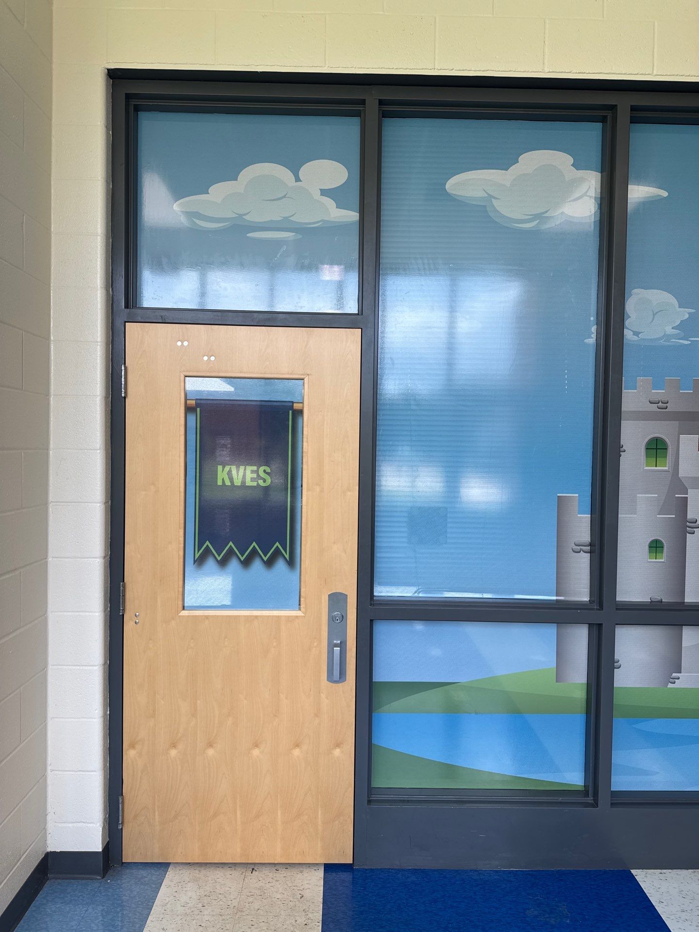 Knights View Elementary School by QC Signs and Graphics
