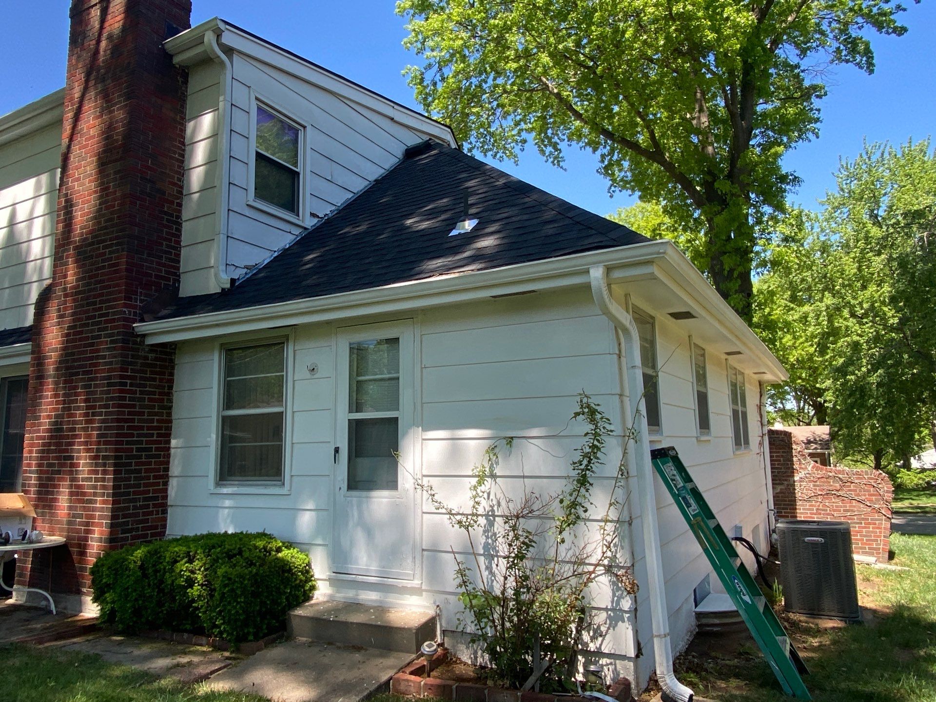 Siding Installation using White Market Square by EEC Windows, Siding & Roofing