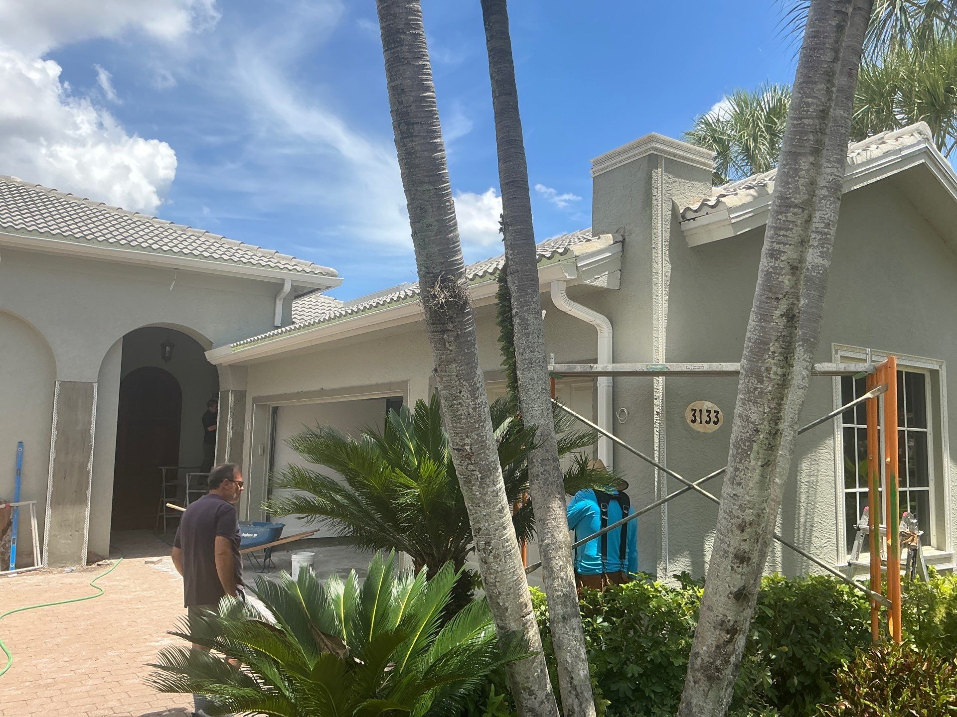 6 Inch Seamless Gutters and Downspout Installation in Naples FL by Gutter Professors