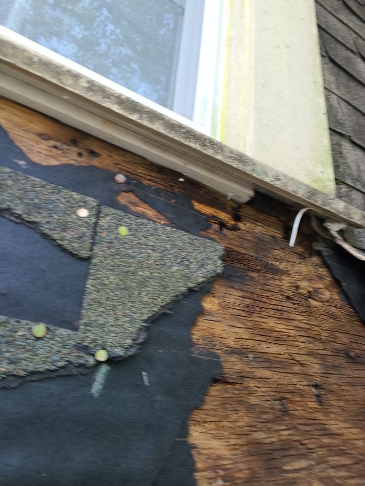 Alexandria - Certainteed Landmark Weathered Wood Shingles by RM Banning, Inc.