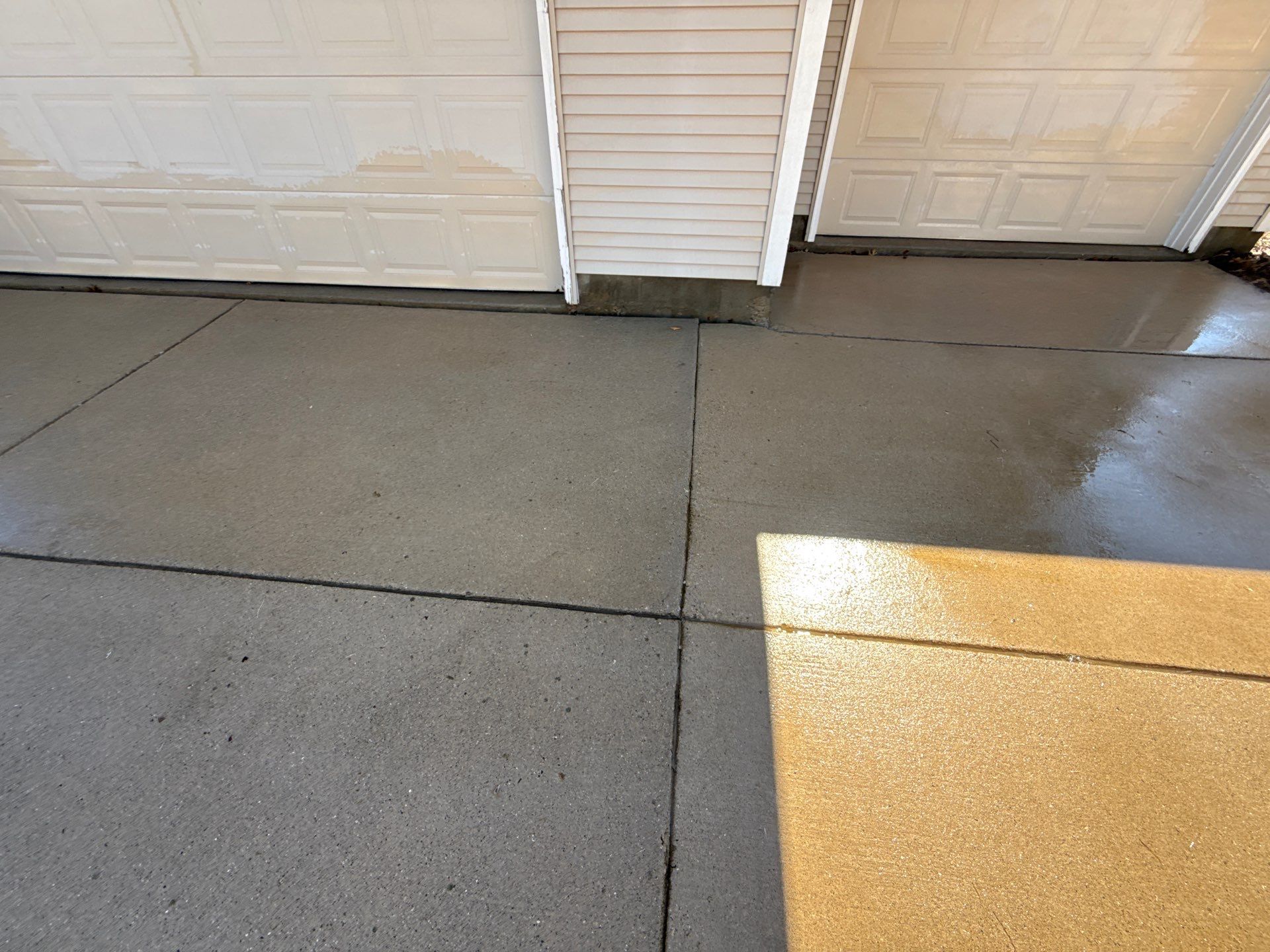 Driveway and Siding Cleaning by Shulla Exterior Cleaning