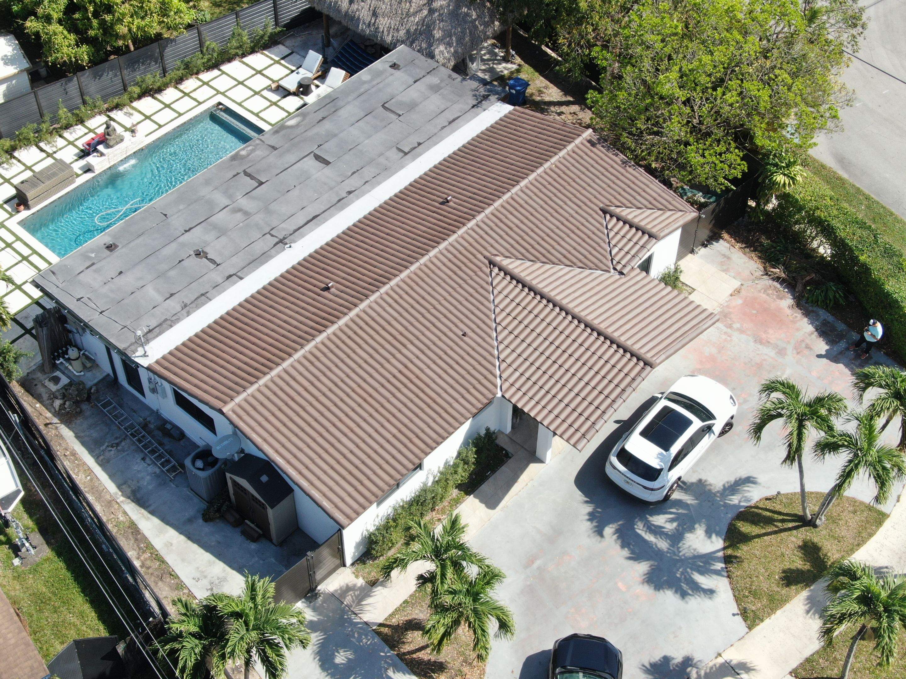 Verea Spanish S - Graphite Color by Istueta Roofing