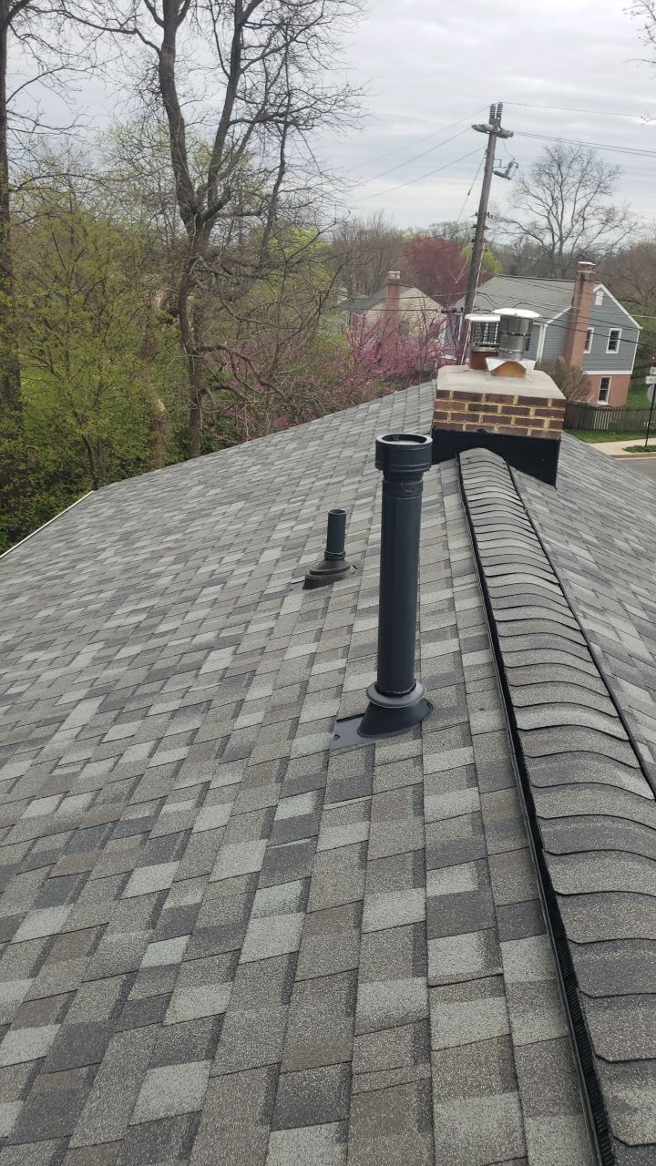 Arlington: CertainTeed Landmark Pro Designer Shingles in Max Def Georgetown Gray by RM Banning, Inc.