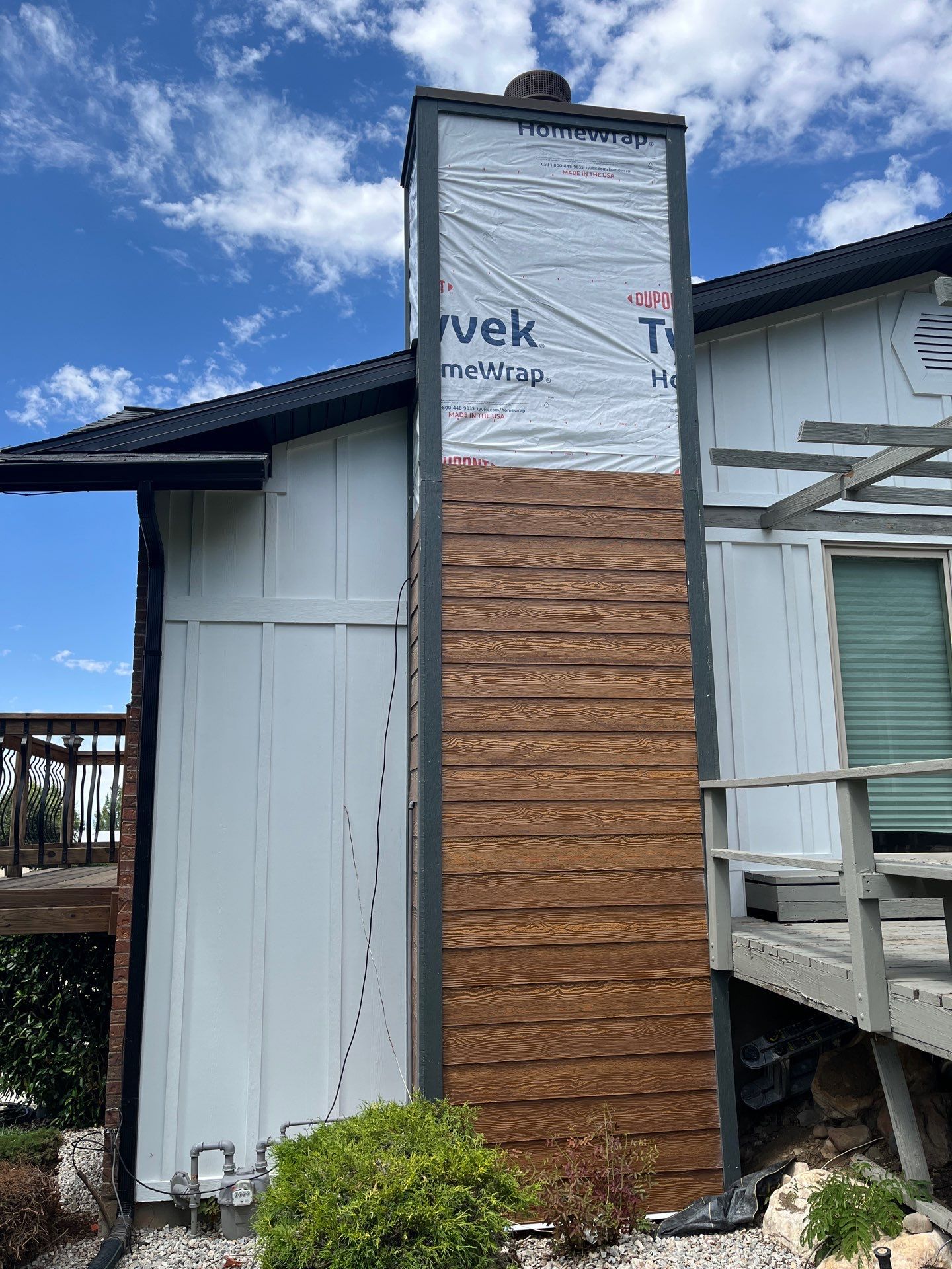 North Ogden | Hardie B&B & Wood-Tone Accent | Arctic White by Ideal Siding Utah