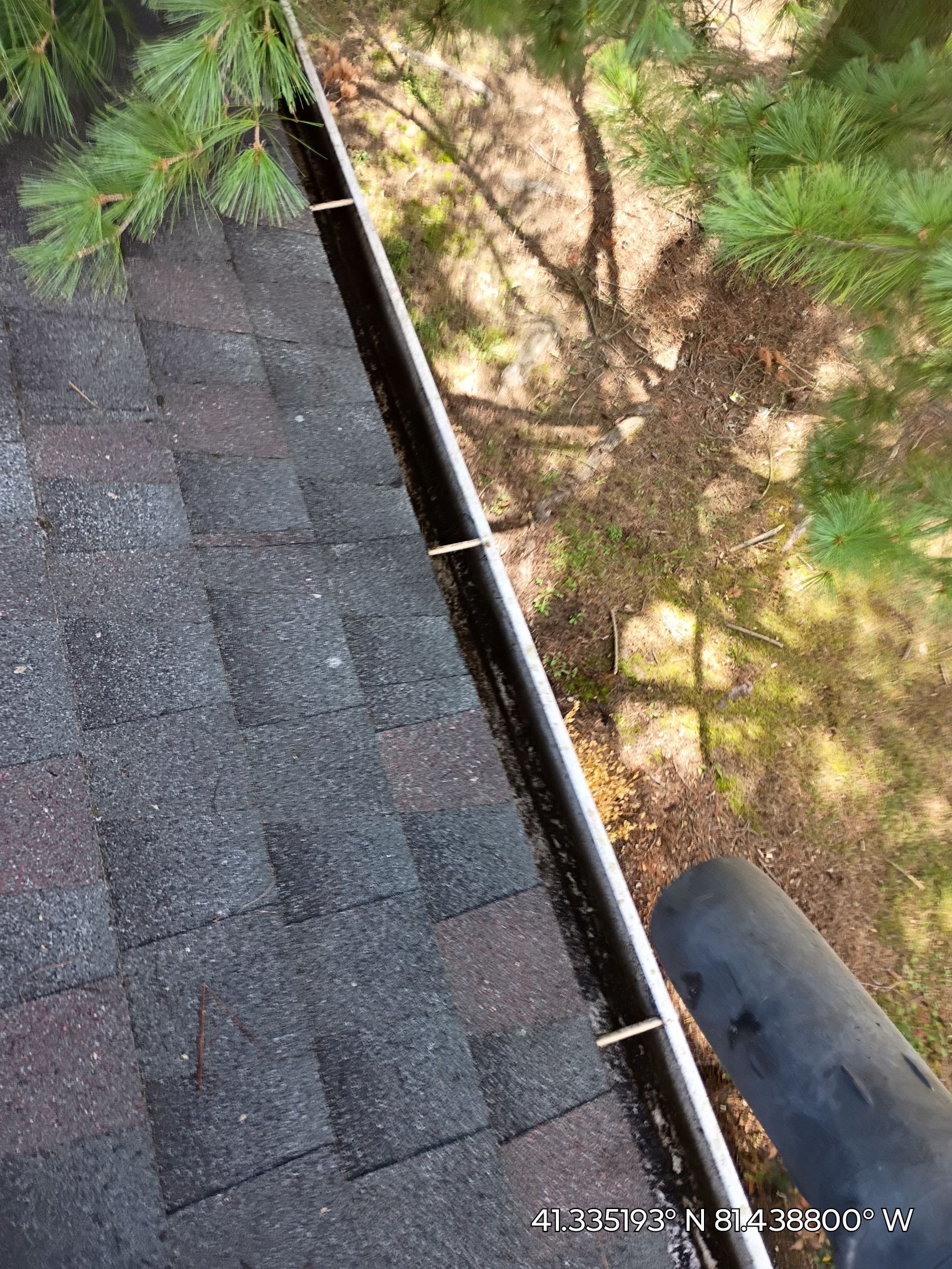 Commercial gutter cleaning Georgia after photo with clean gutters