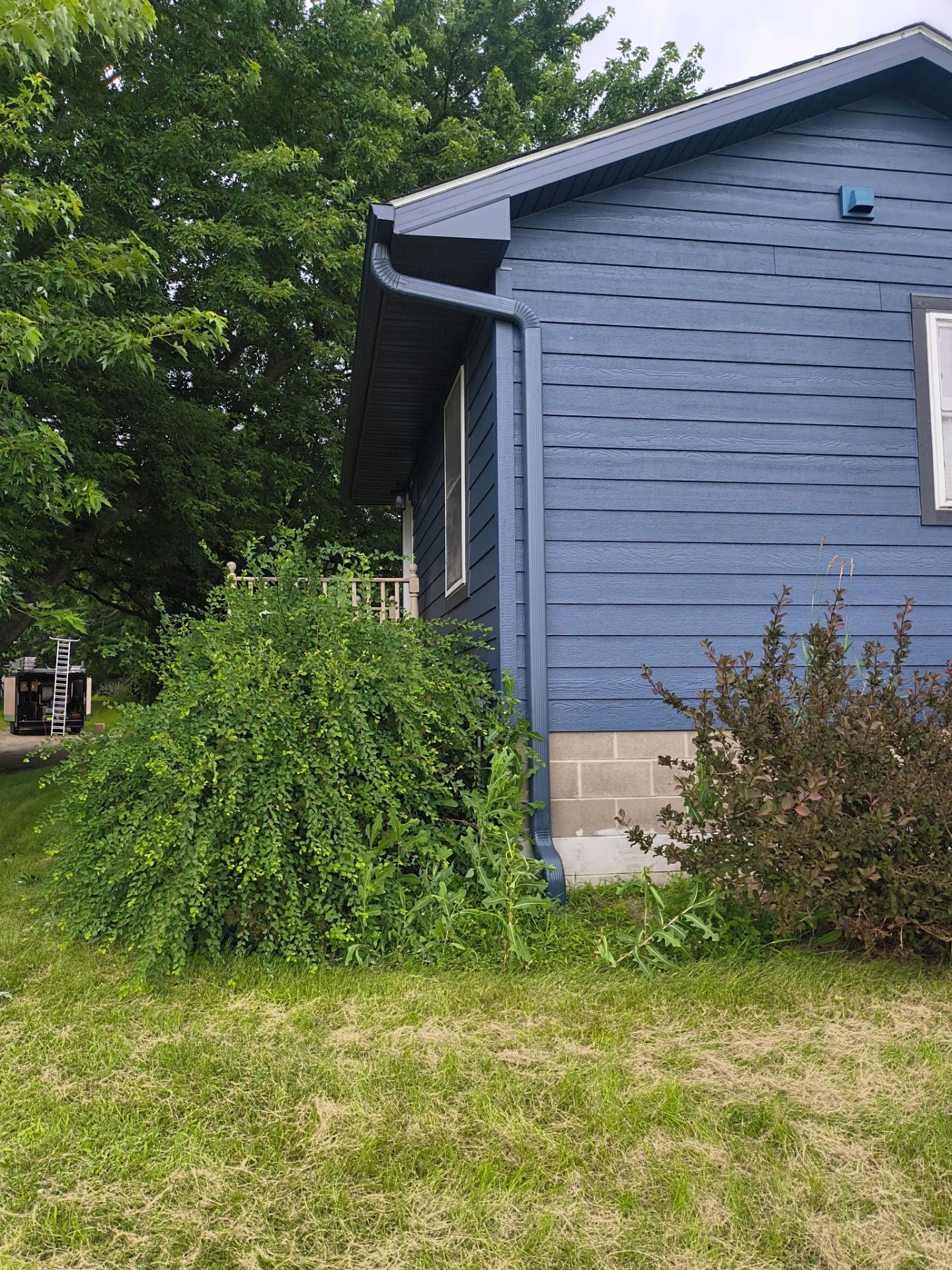 5-Inch Blue Seamless Gutter Installation – Buffalo, MN by Next Level Seamless Gutters / Exteriors Inc.