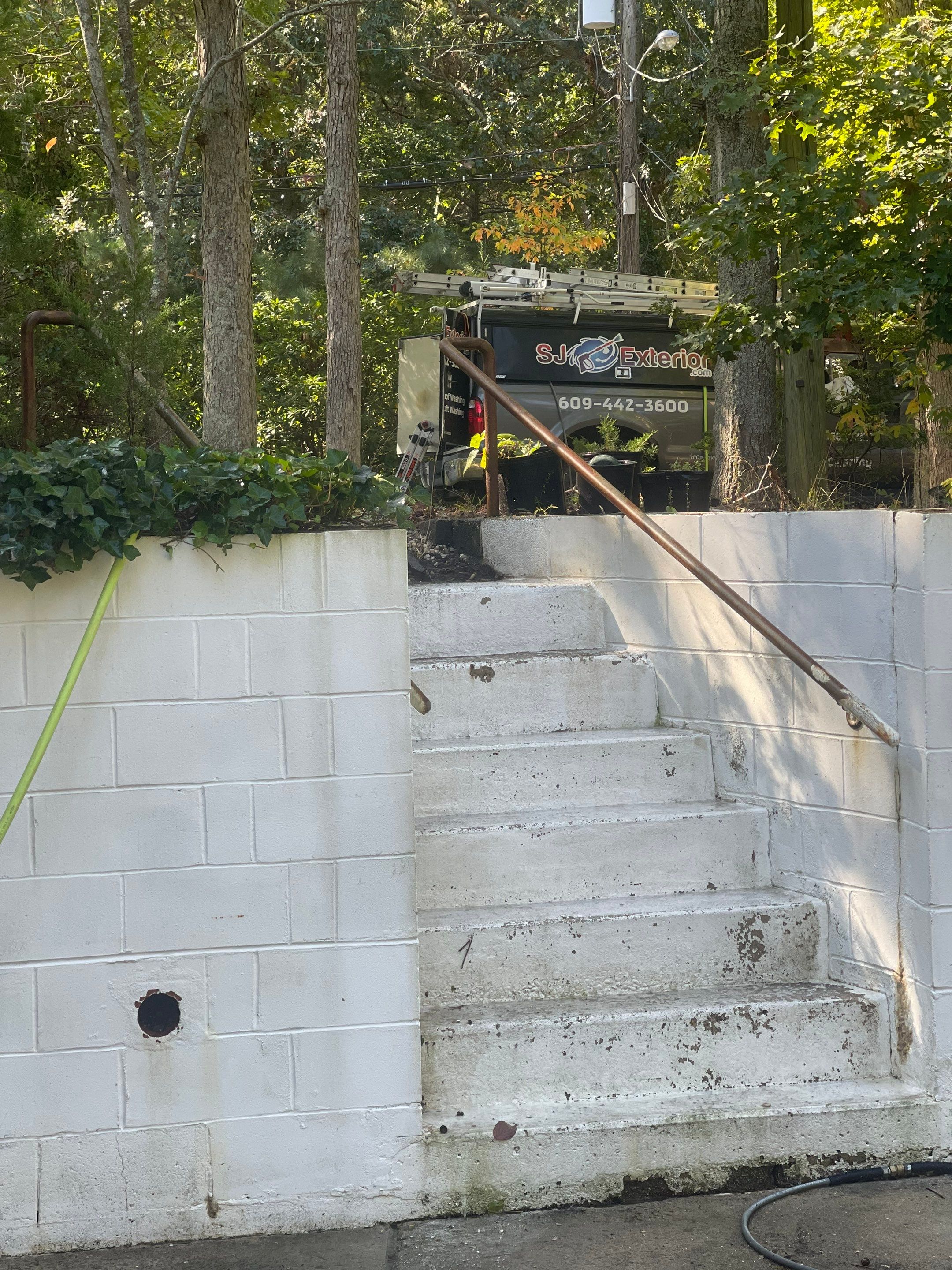 Concrete Cleaning by SJ Exterior