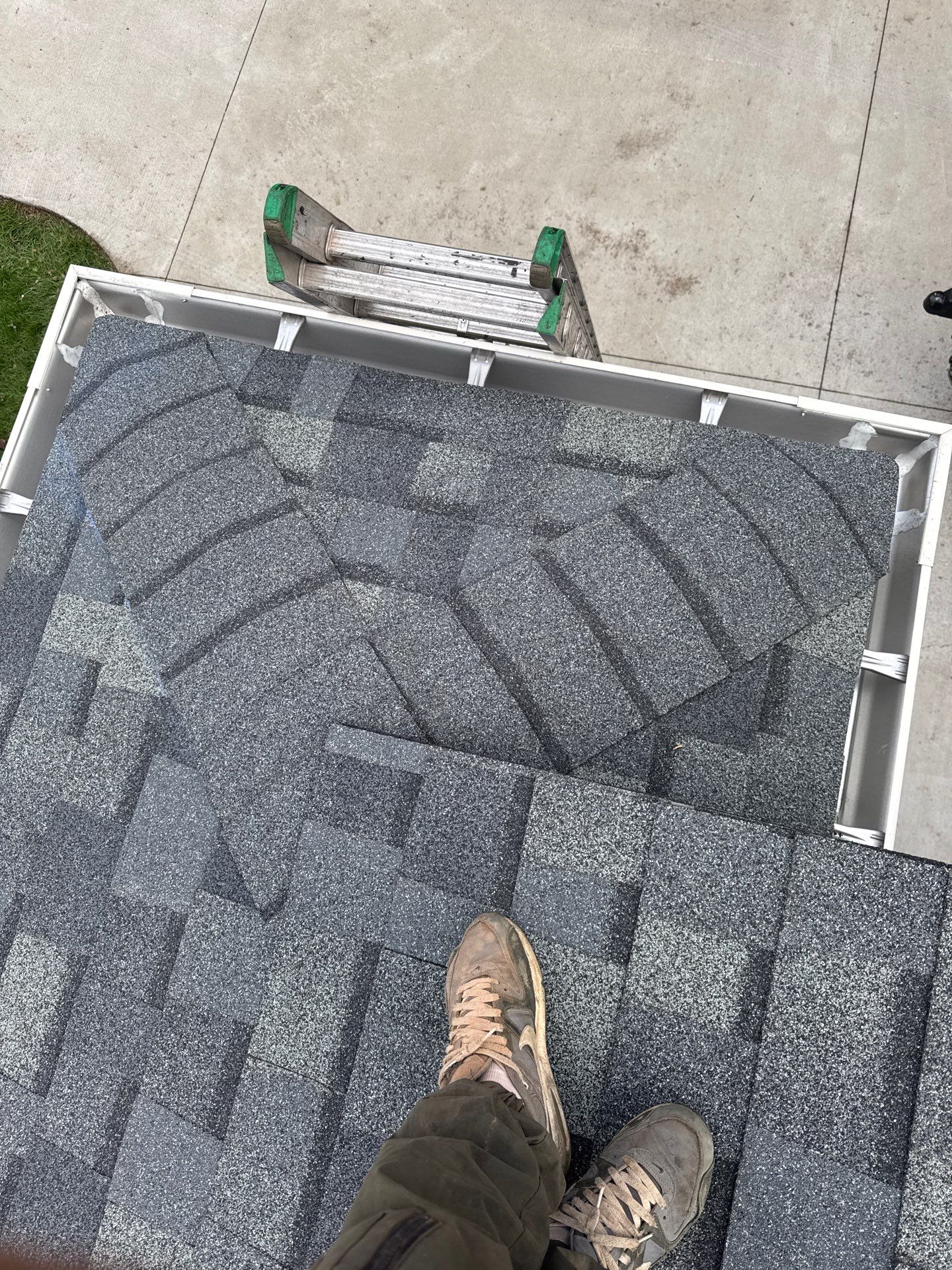 Roof Replacement using Owens Corning Tru Definitions by 180 Contractors