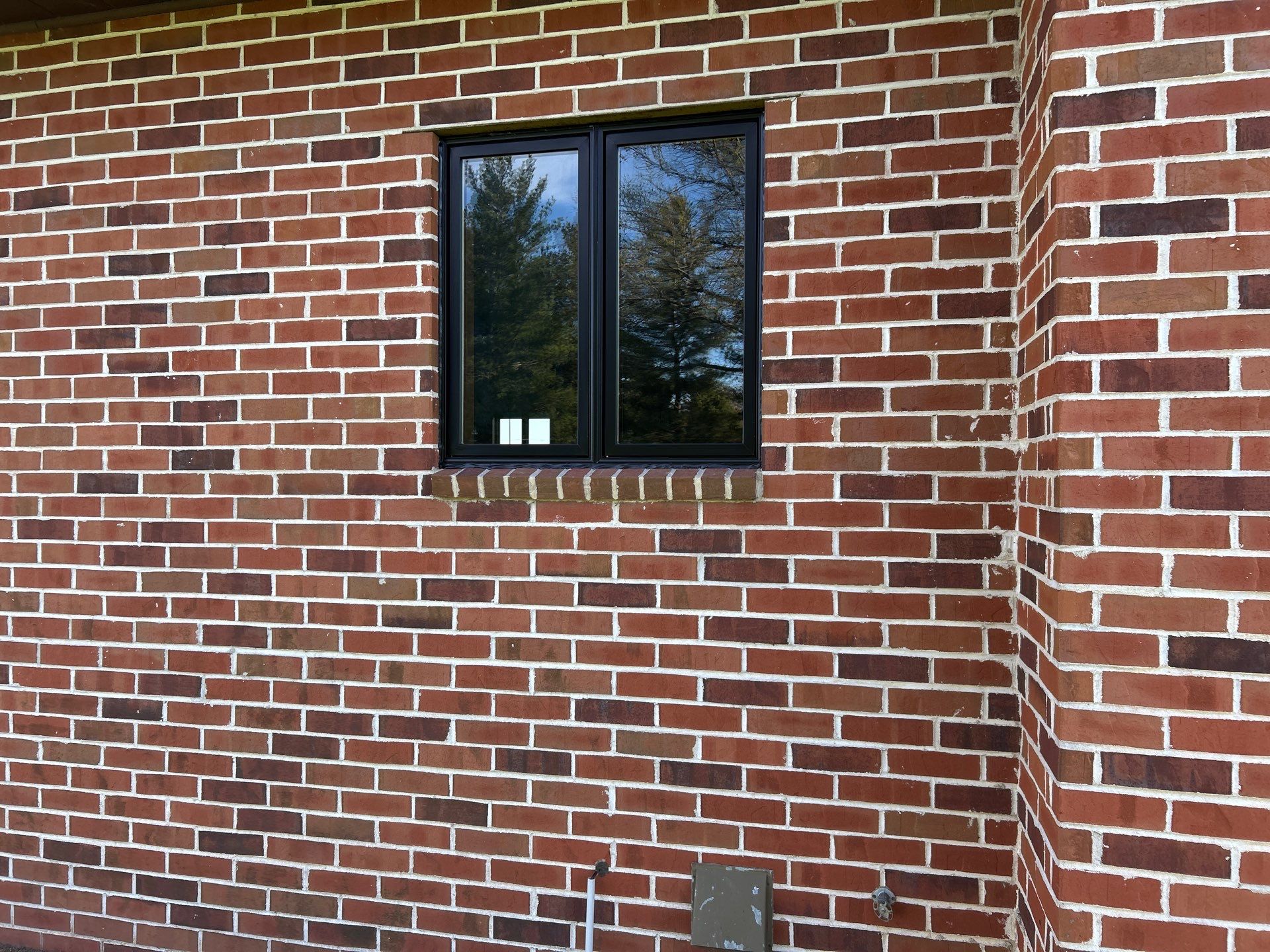 Window replacement using Pella Lifestyle wood/Aluminum window by United Windows and Siding LLC