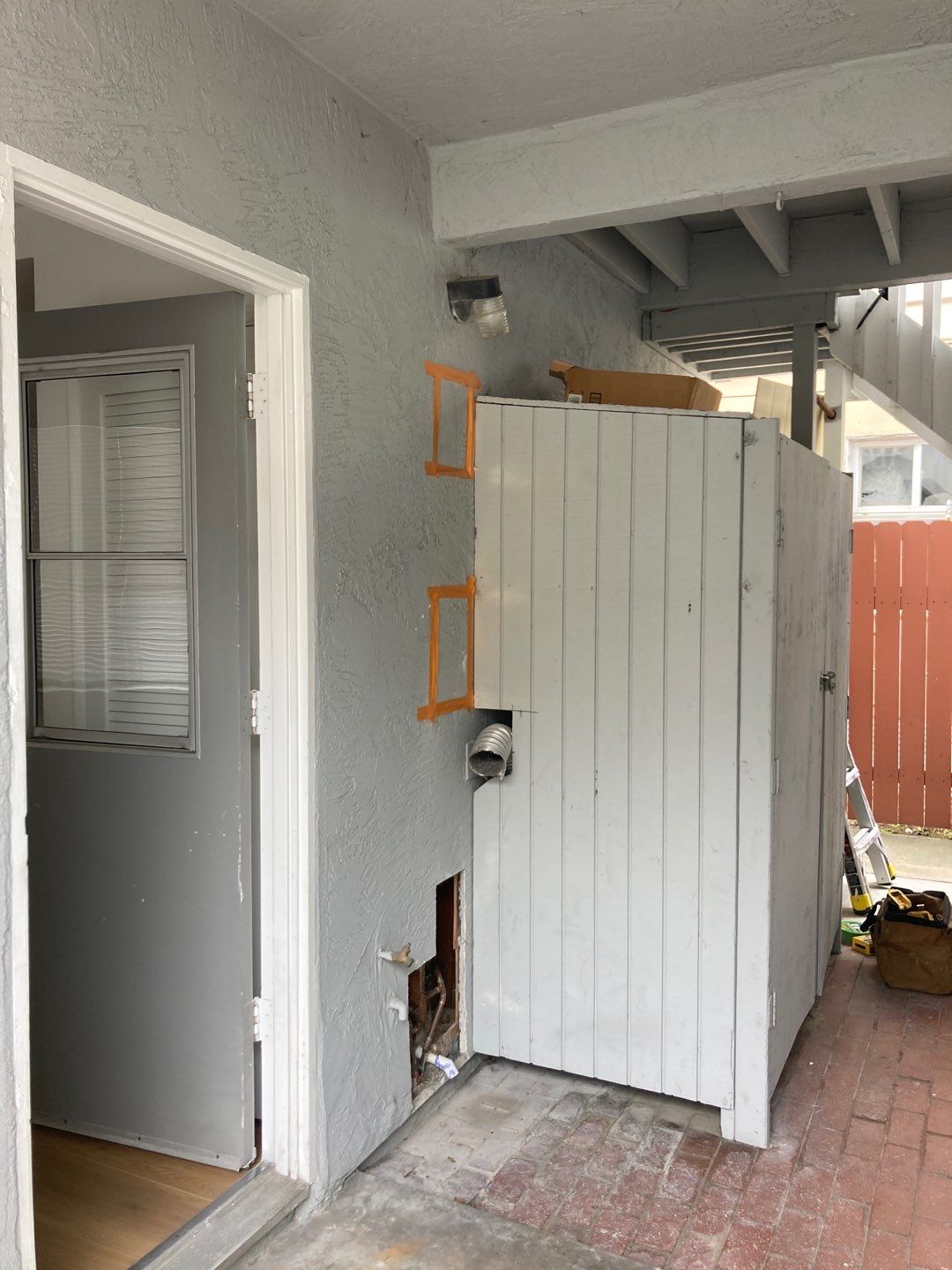 Siding, Paint, Blinds & Smoke Detectors by Andre Handyman