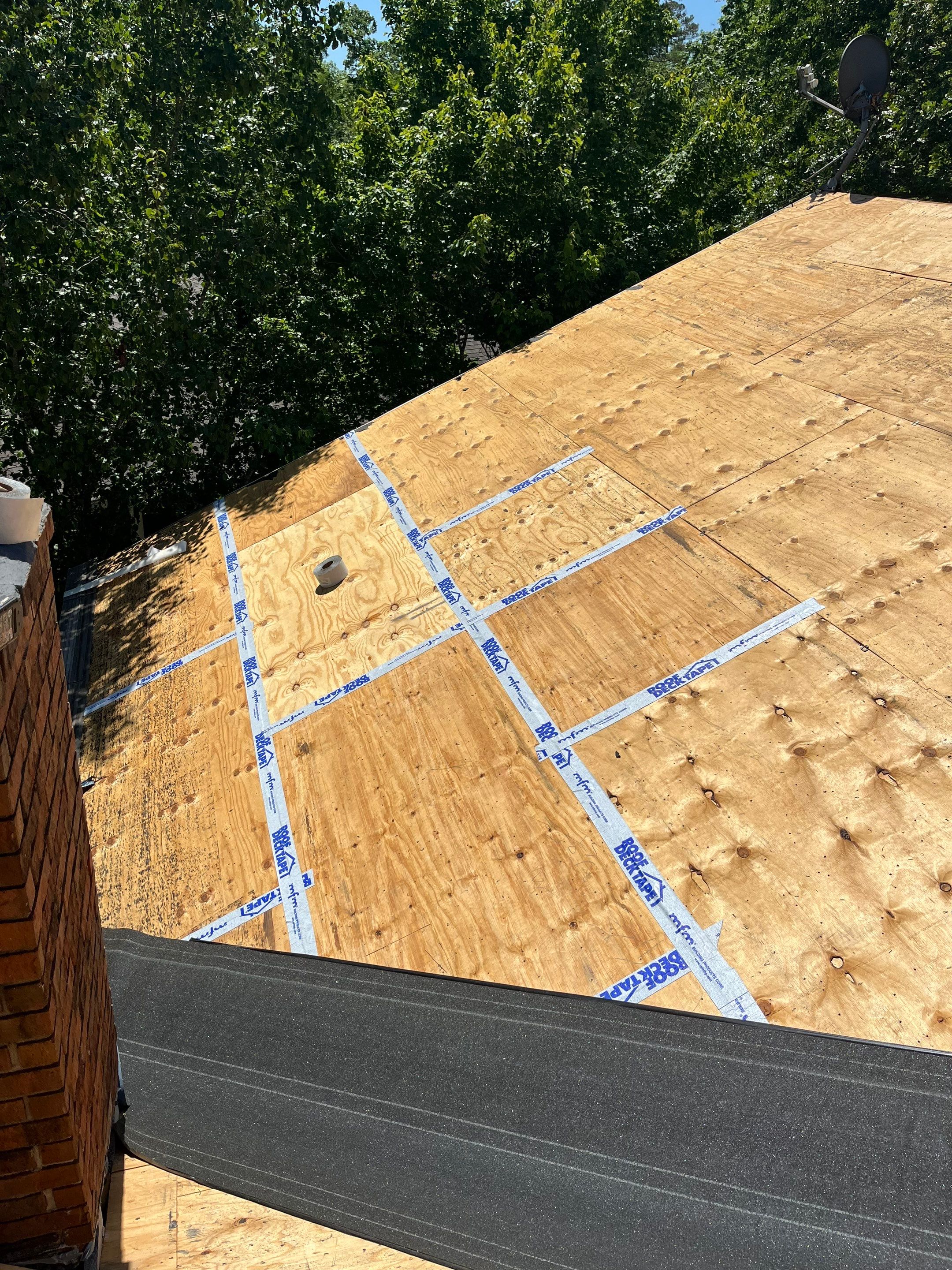 Architectural Shingle Roof Replacement and Skylight Installation in Hot Springs Village by Temple Roofing and Exteriors