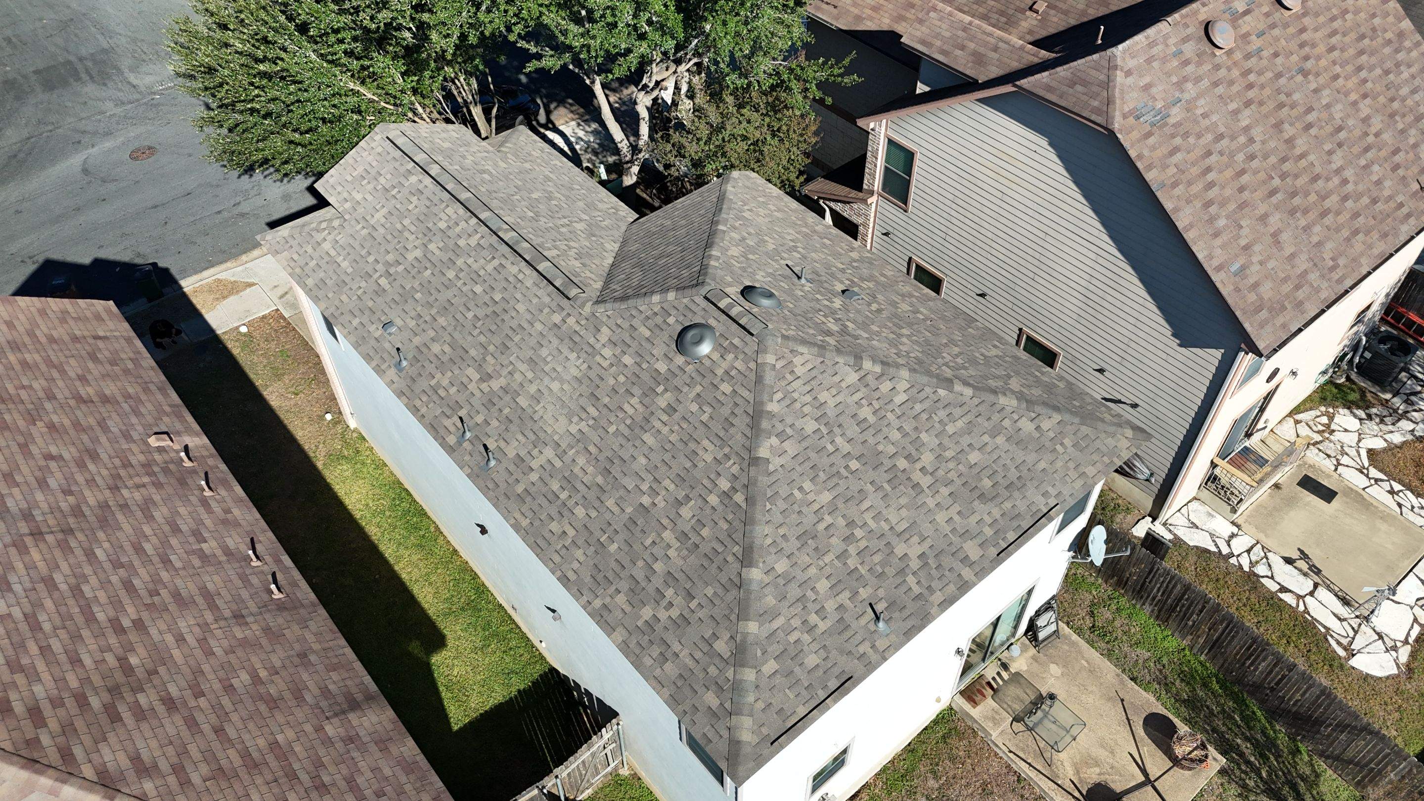 Weathered Wood - Malarkey Vista by RoofsOnly.com