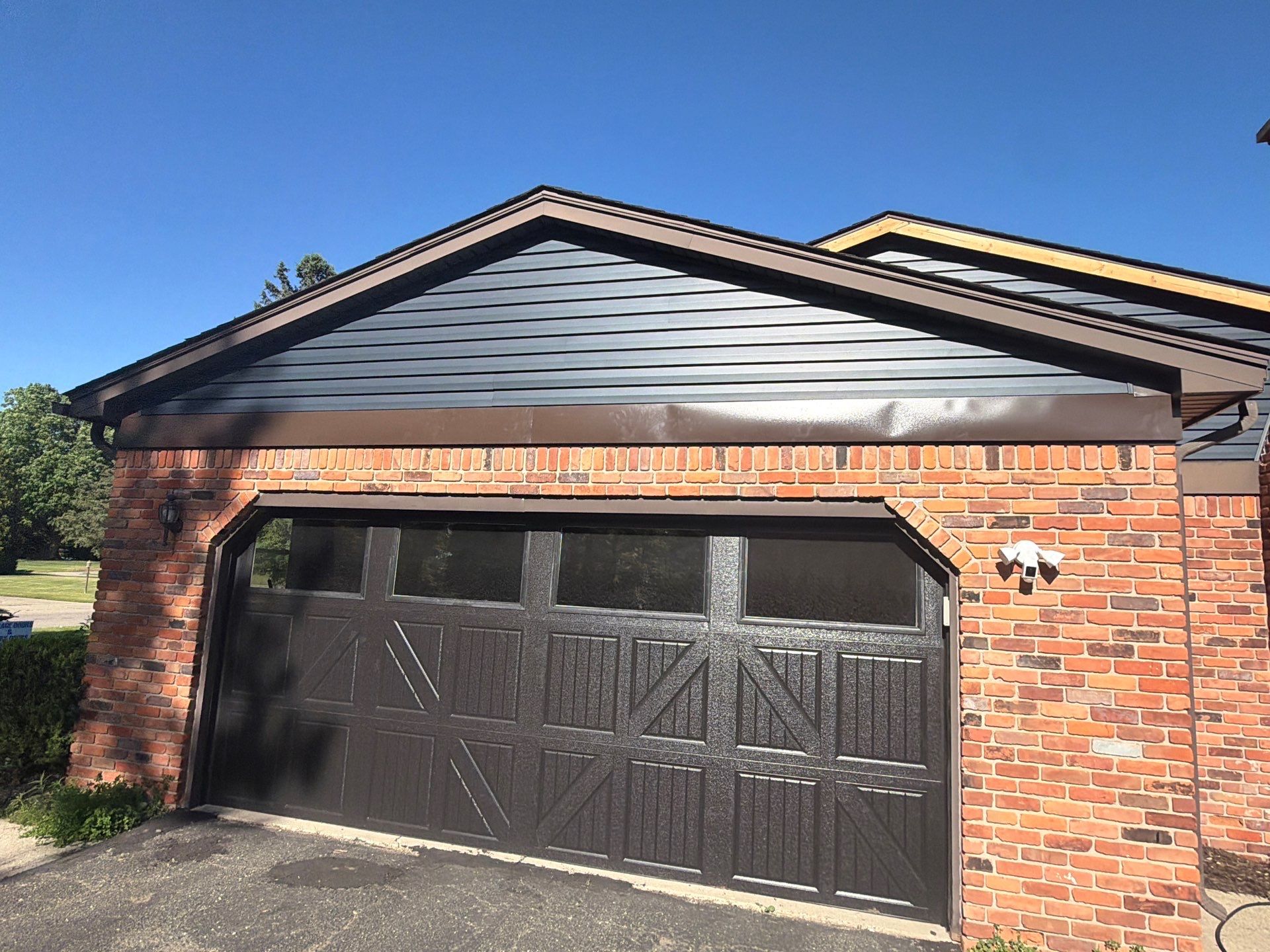 Siding Replacement using Alside Charter Oak D4.5" by 180 Contractors